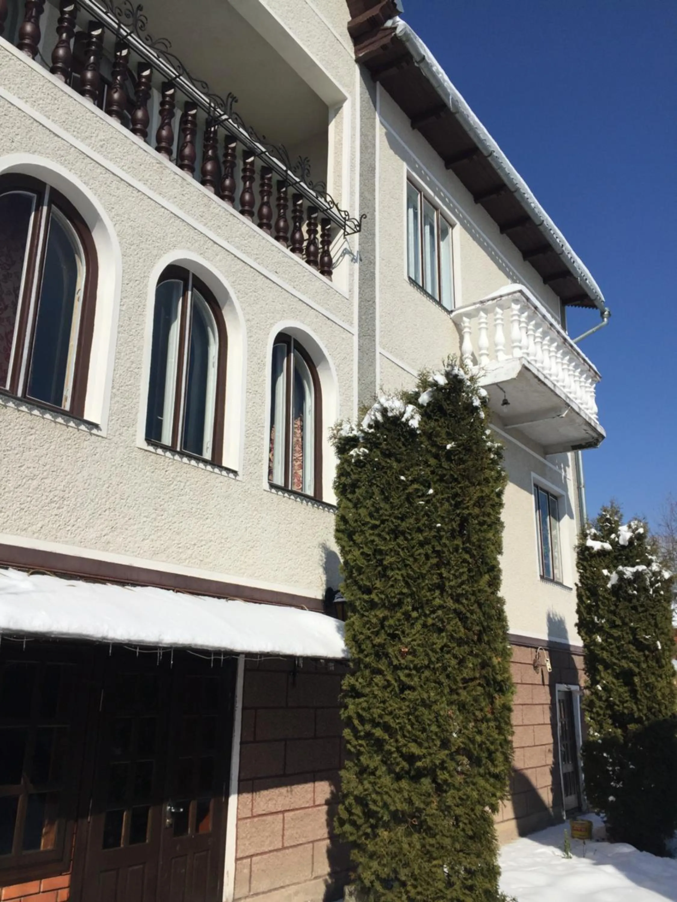 Property building in Sadyba Girske Povitria