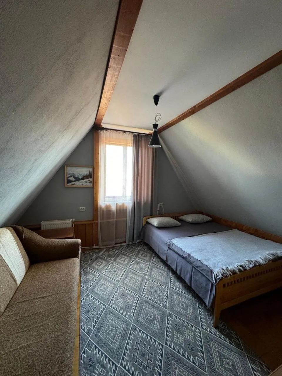 Bed in Sadyba Girske Povitria