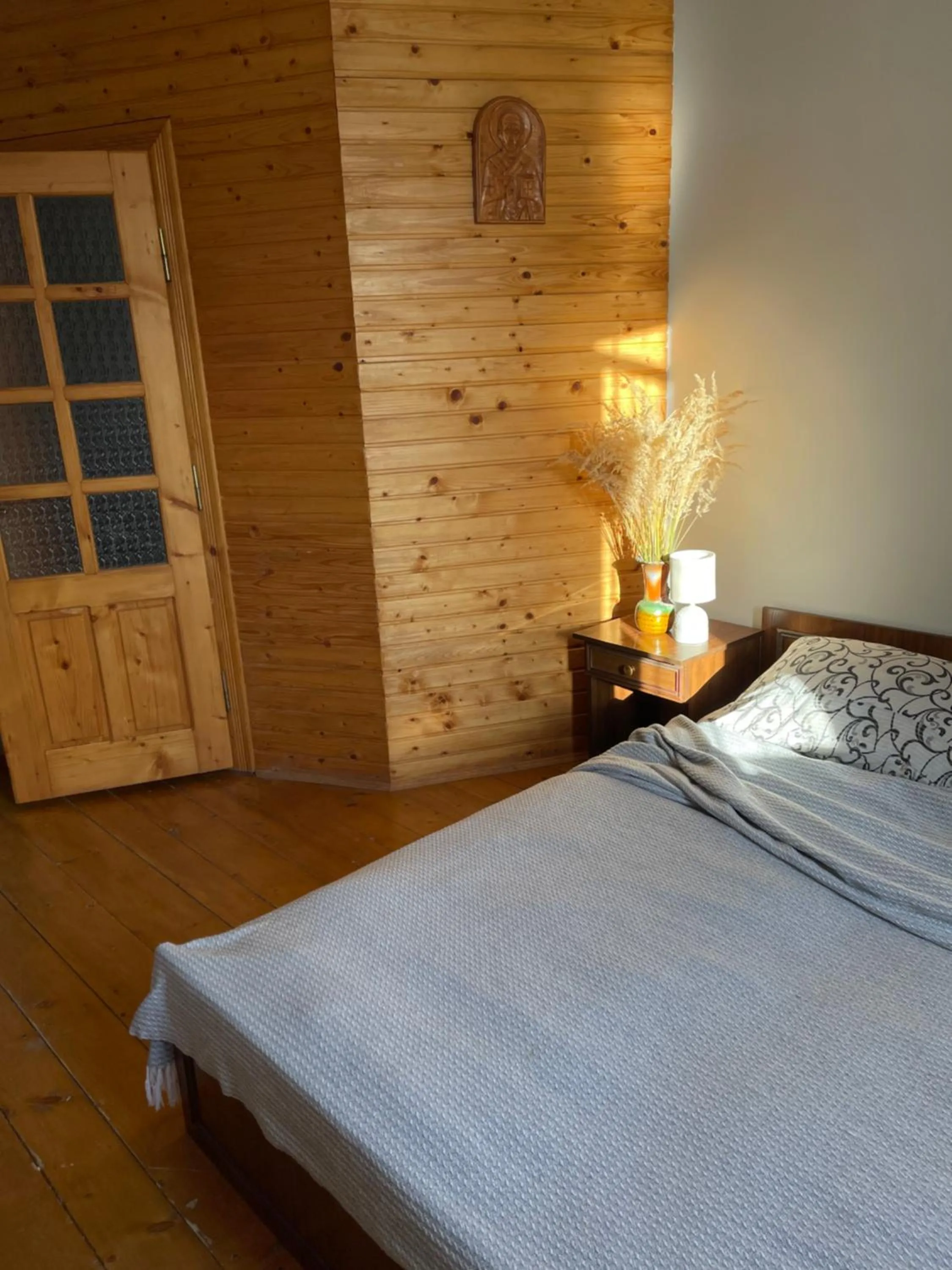 Bed in Sadyba Girske Povitria