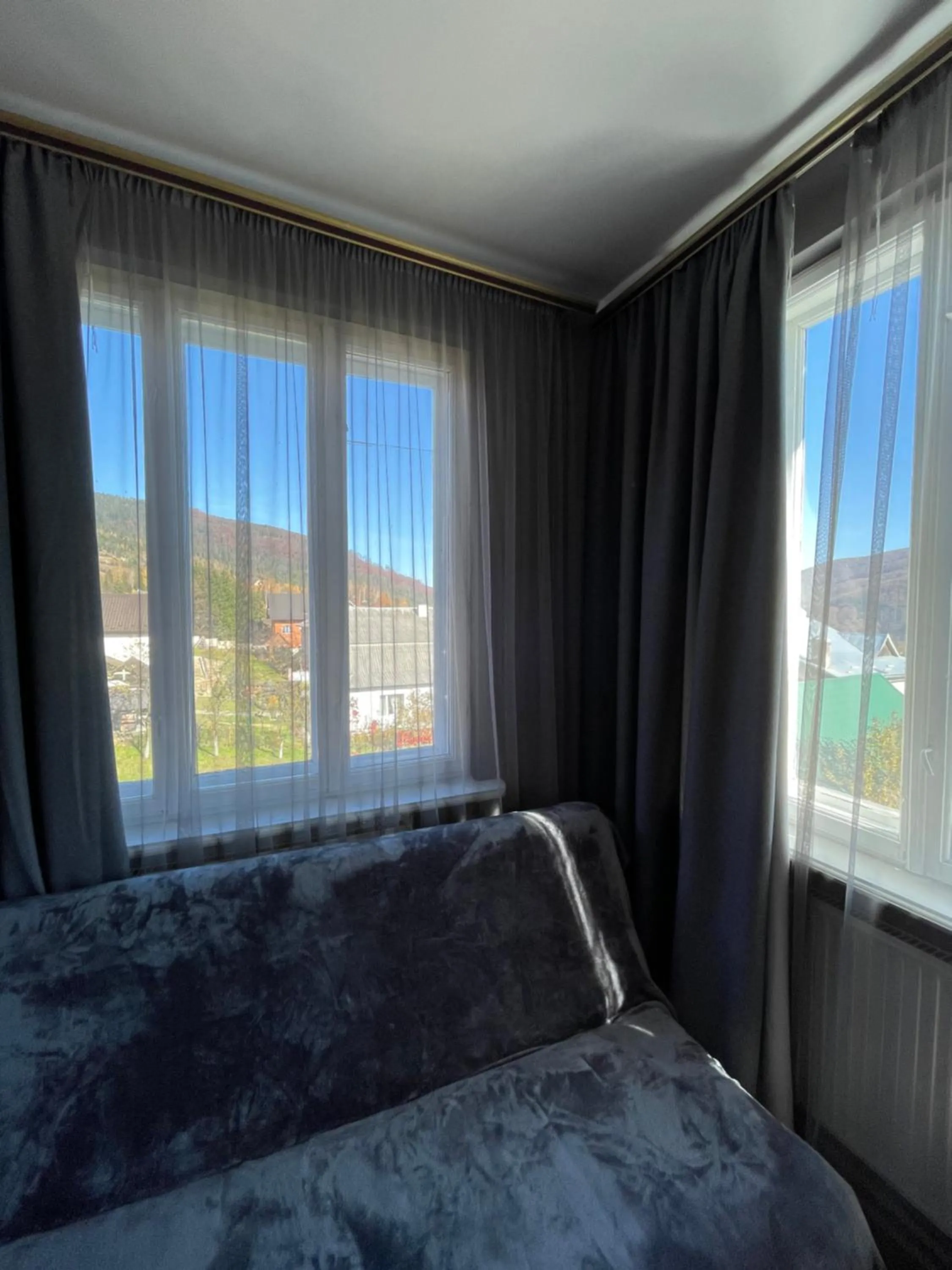 Bed in Sadyba Girske Povitria