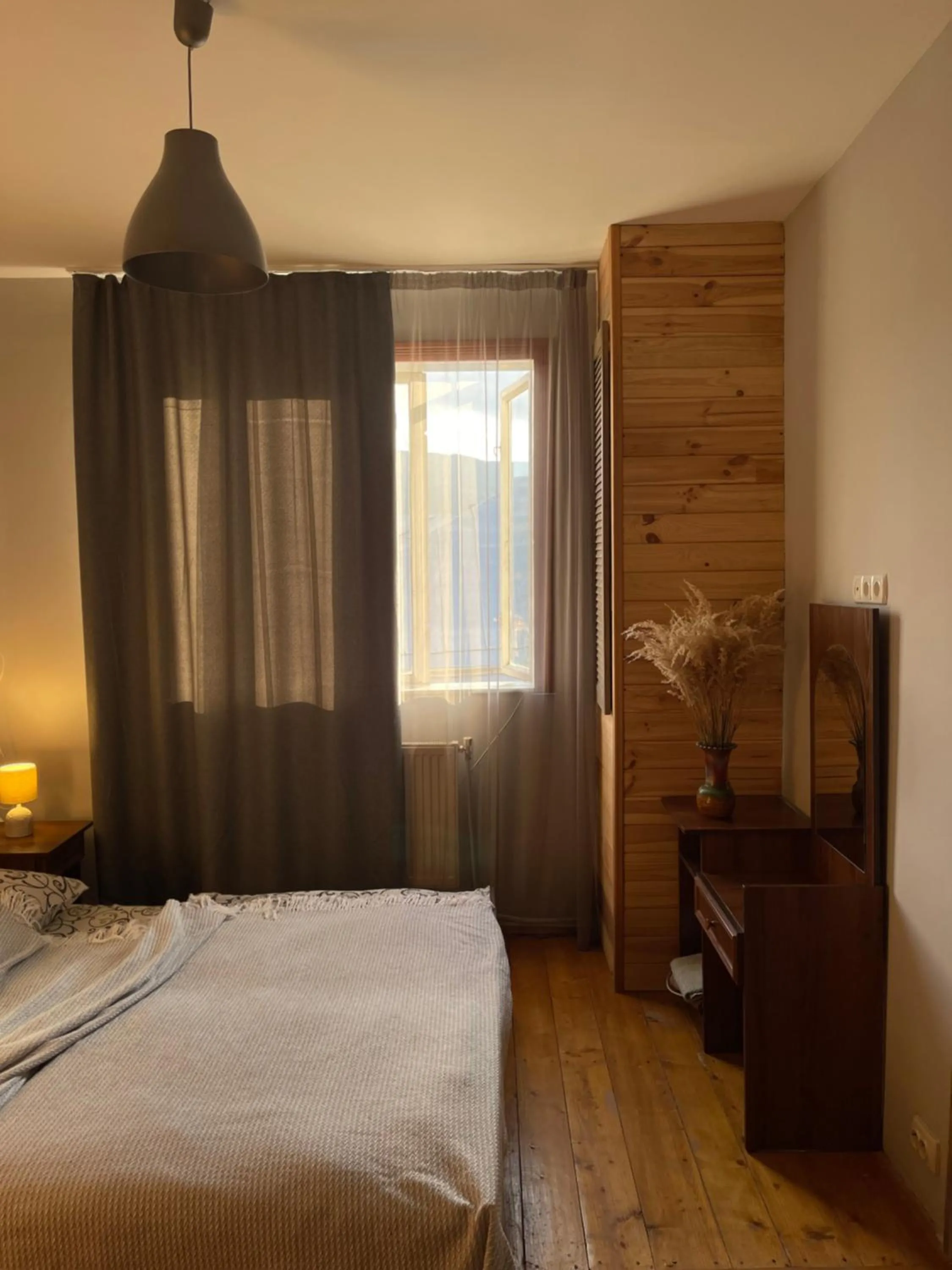 Bed in Sadyba Girske Povitria
