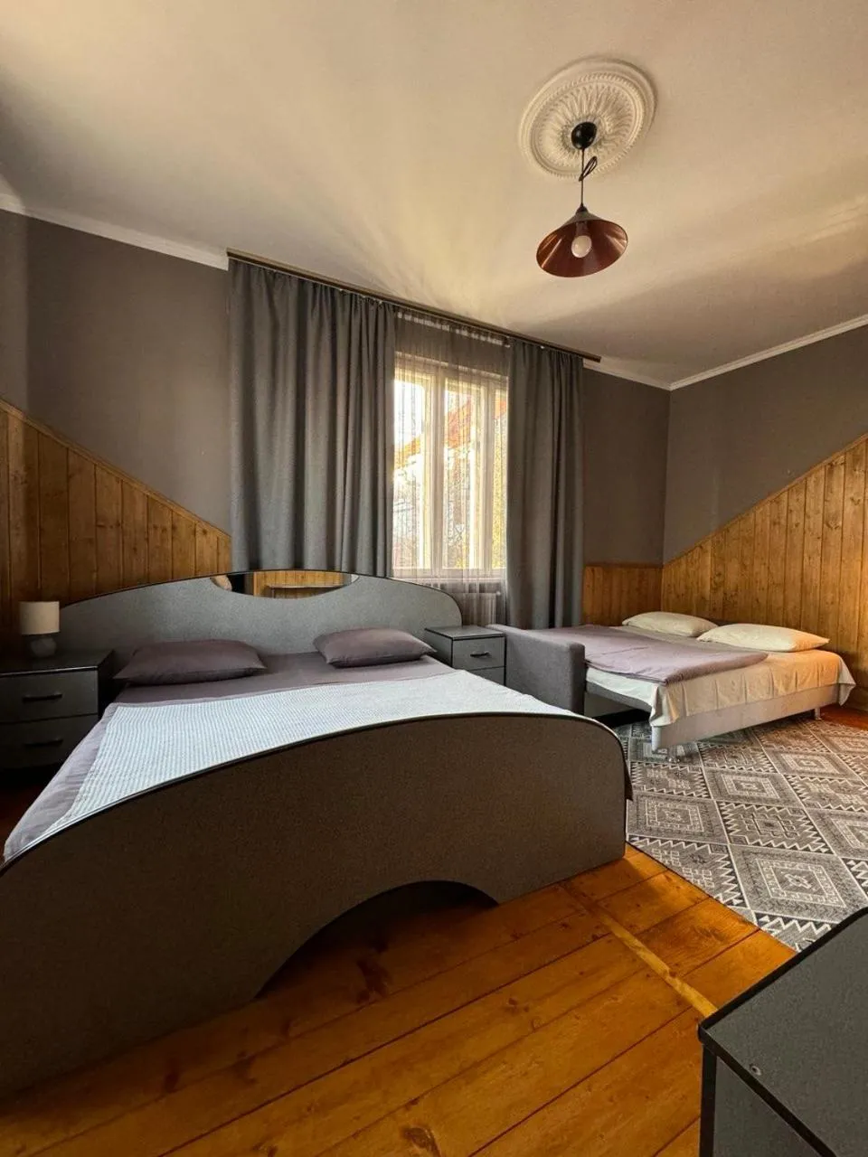 Bed in Sadyba Girske Povitria