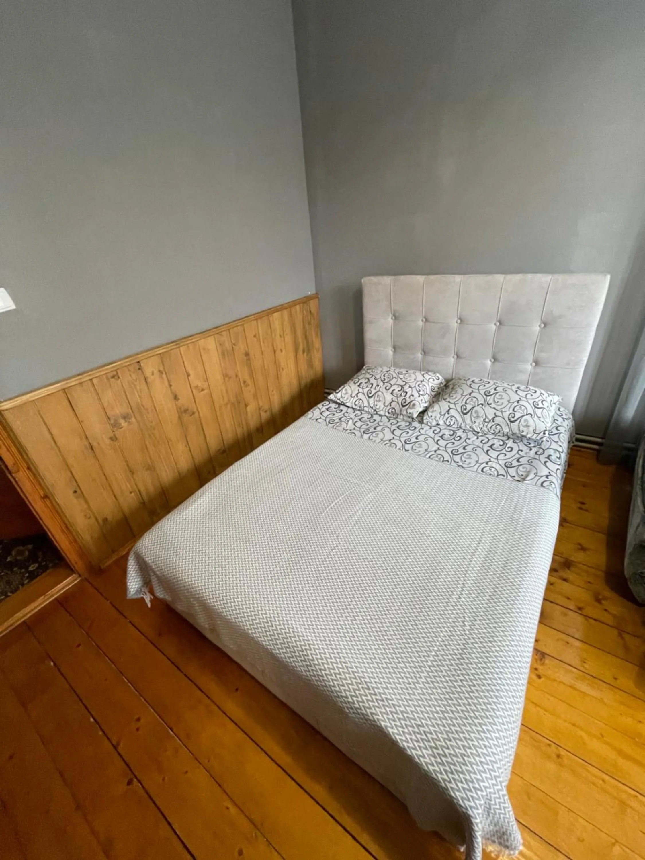 Bed in Sadyba Girske Povitria