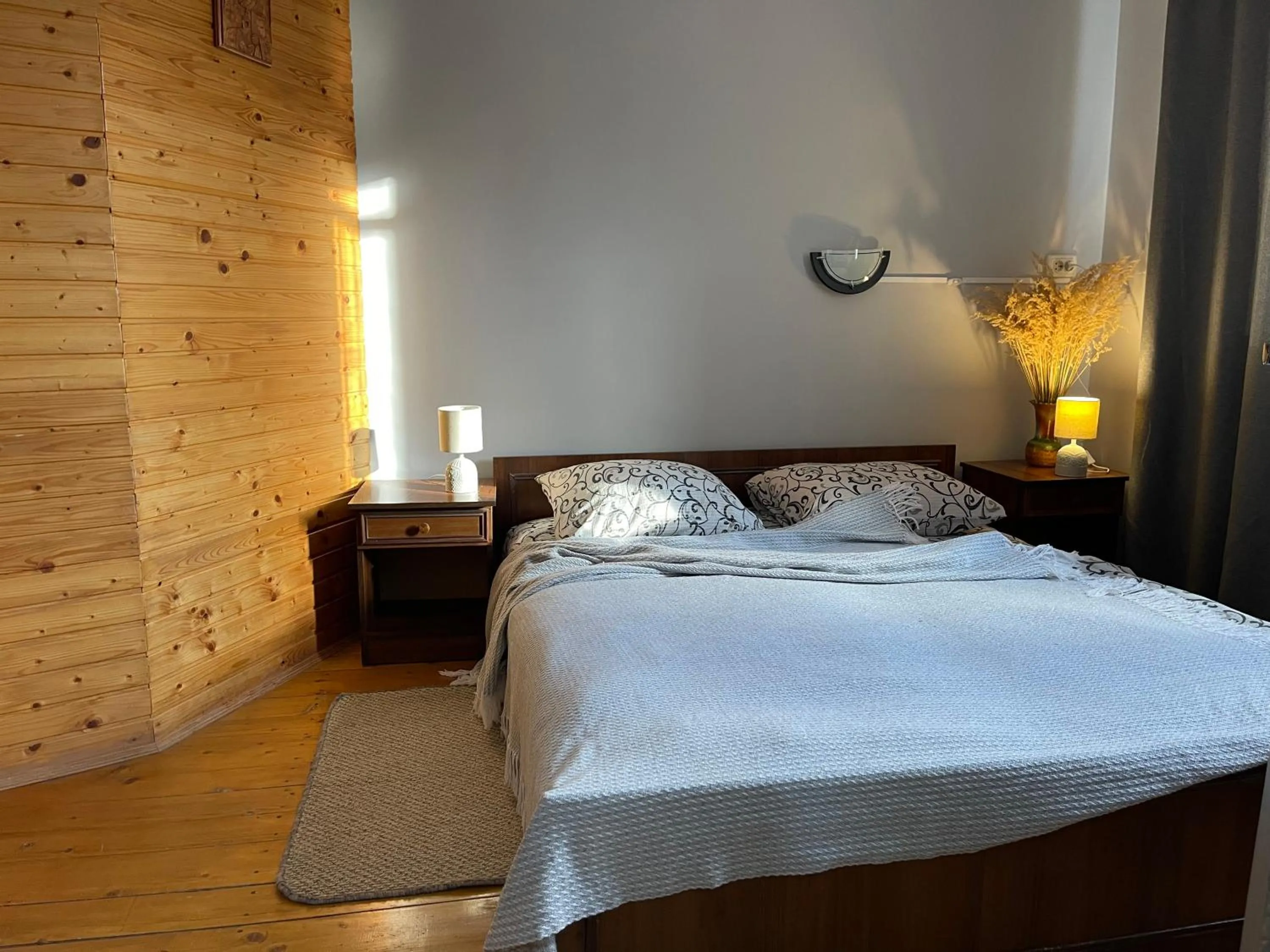 Bed in Sadyba Girske Povitria