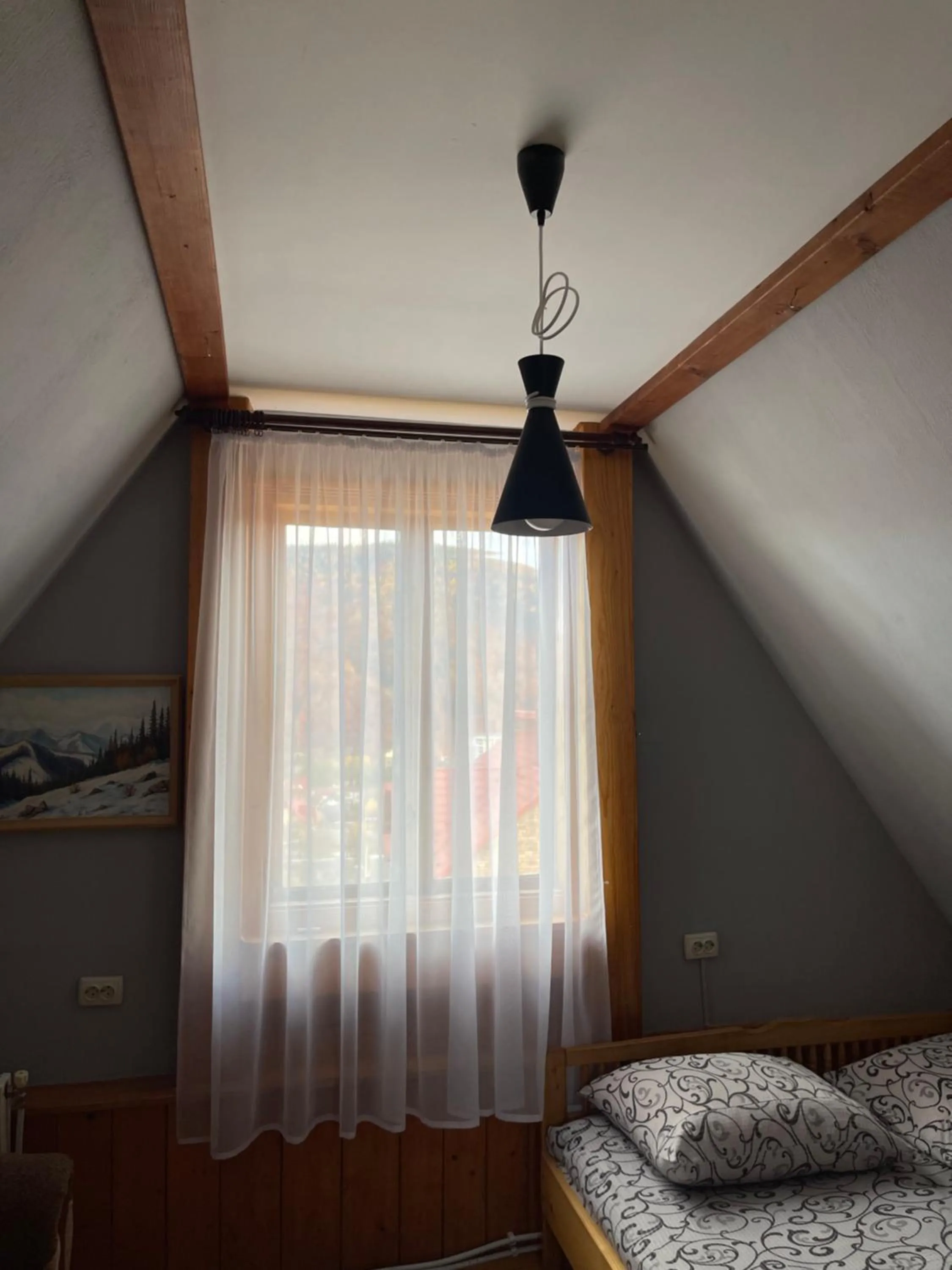 Bed in Sadyba Girske Povitria