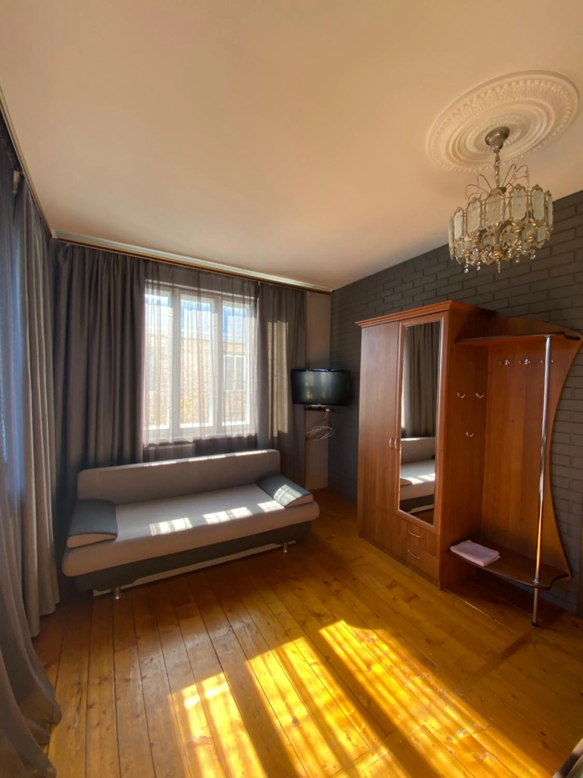 Bed in Sadyba Girske Povitria