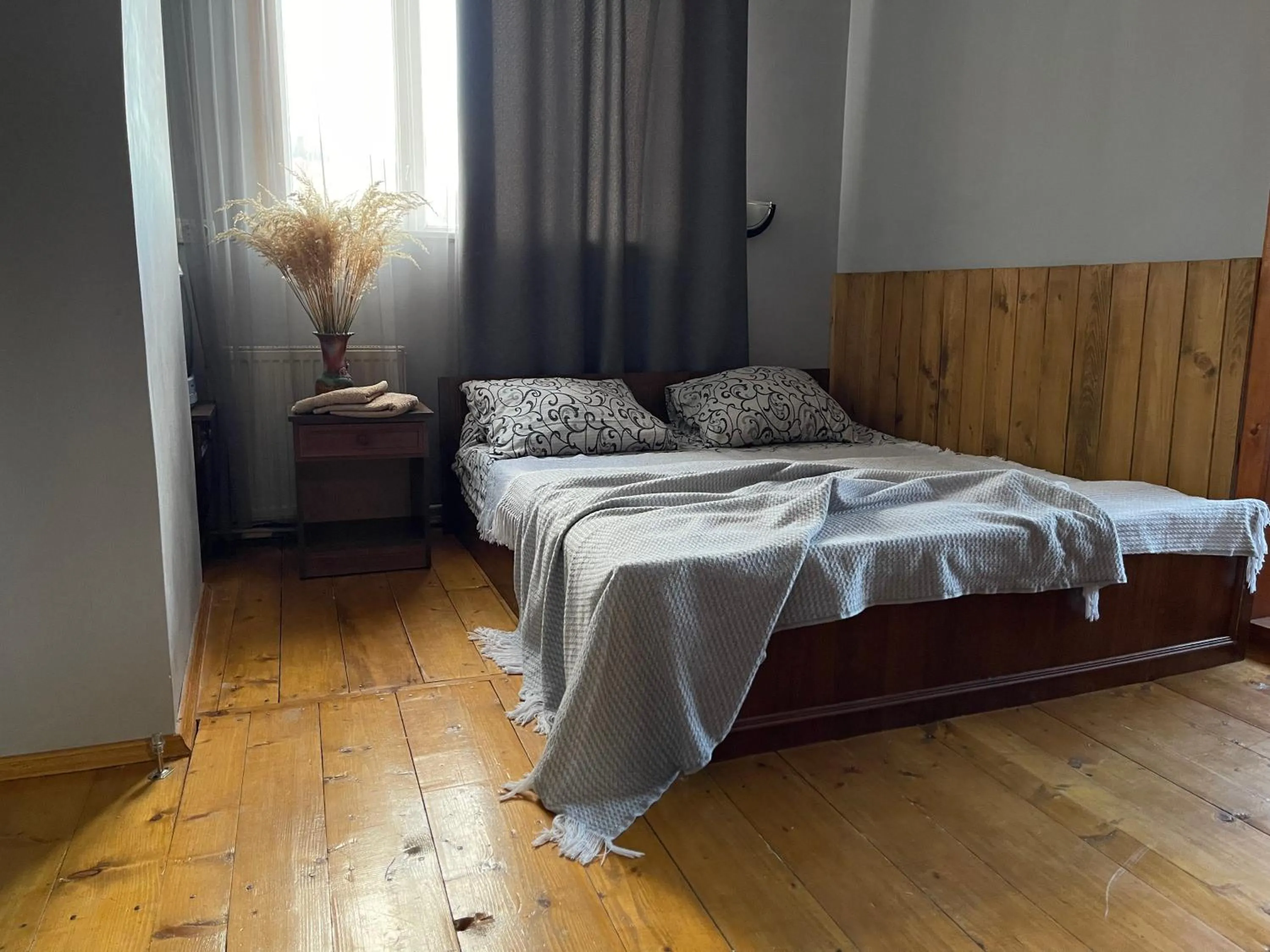 Bed in Sadyba Girske Povitria