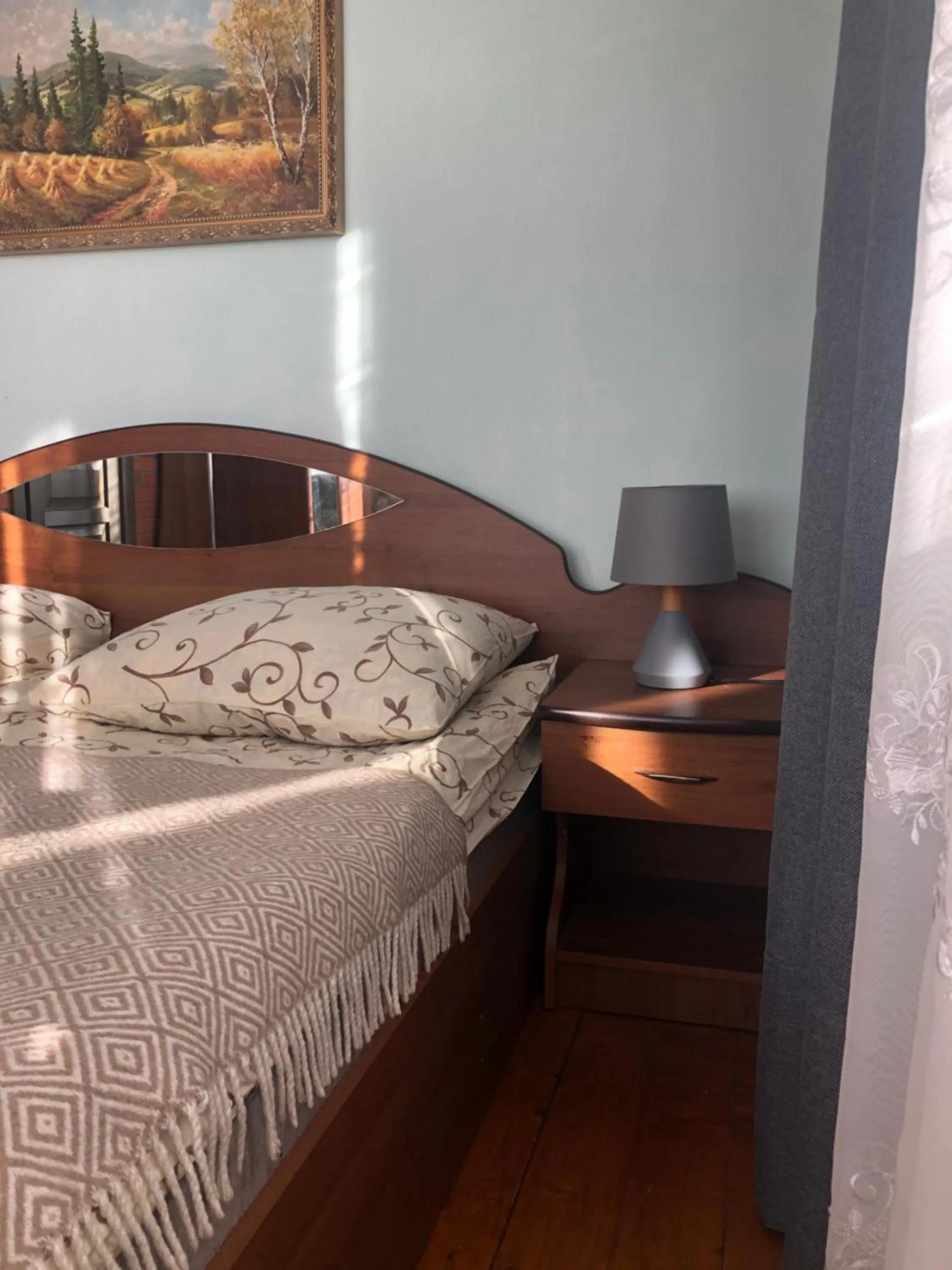 Bed in Sadyba Girske Povitria