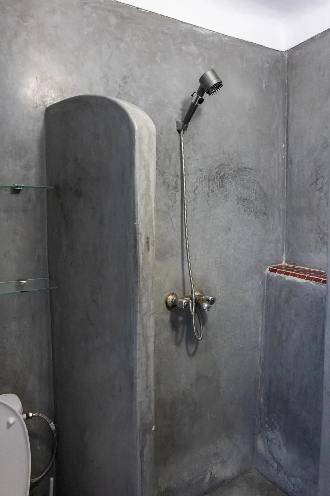 Shower in Riad El Jadide