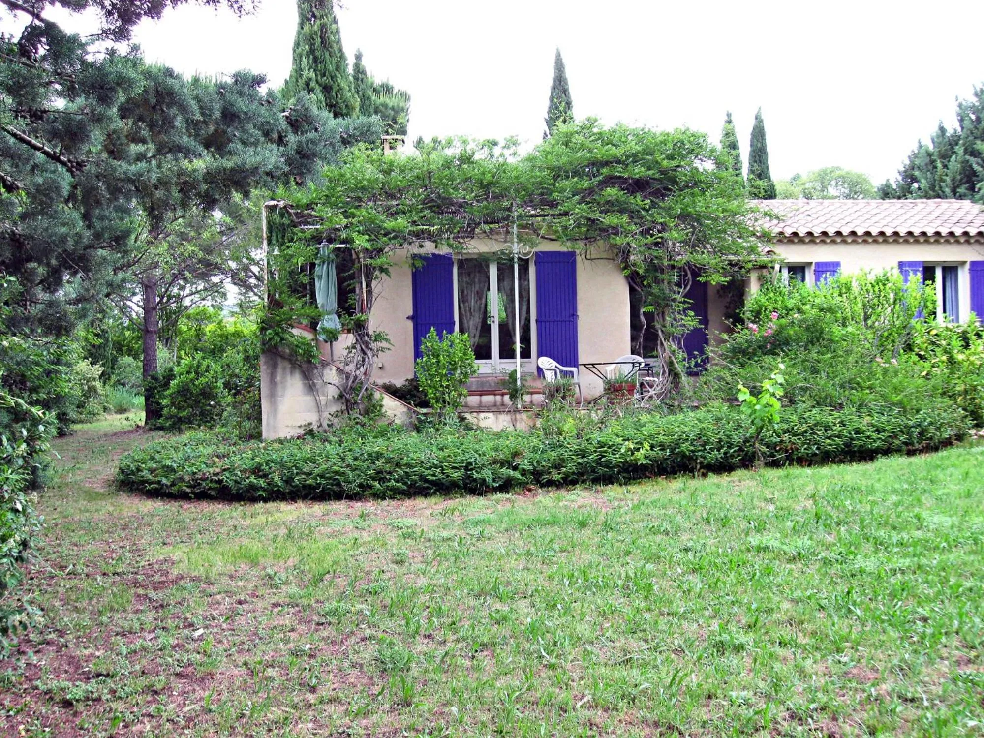 Property building in Haus Zypresse