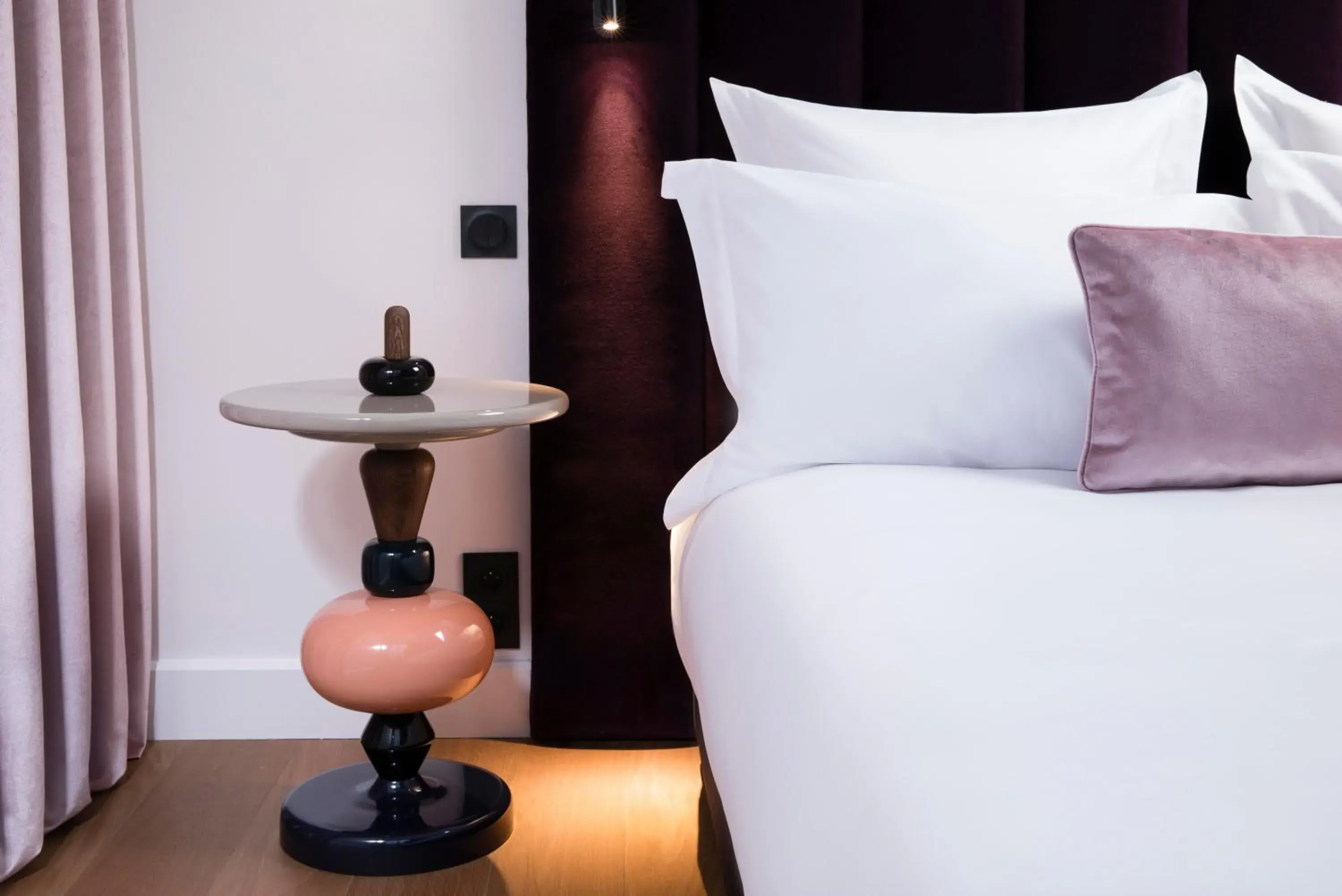 Bed in Hôtel Cardinal Bordeaux Centre Bed in Hôtel Cardinal Bordeaux Centre