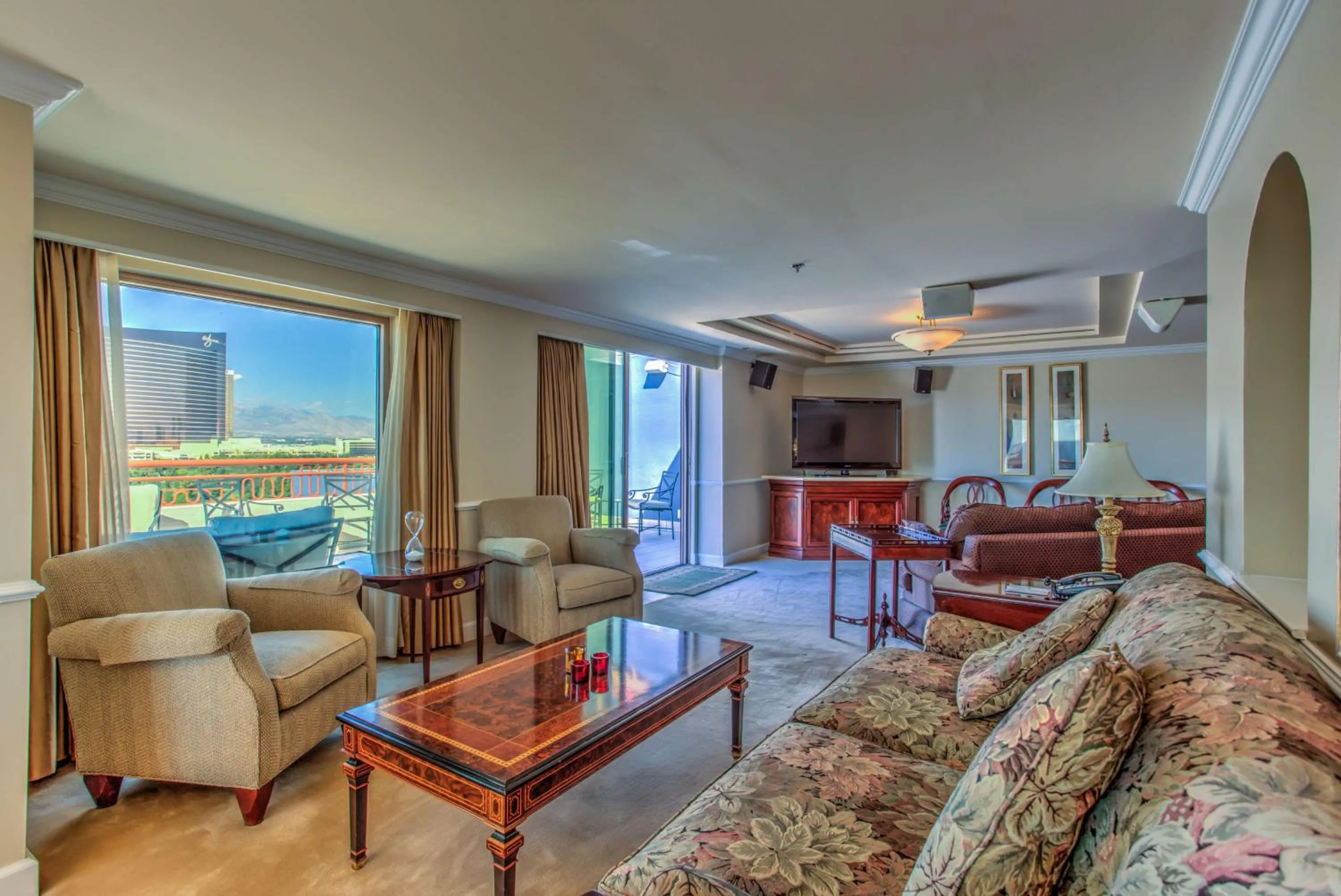 Living room in Embassy Suites by Hilton Convention Center Las Vegas