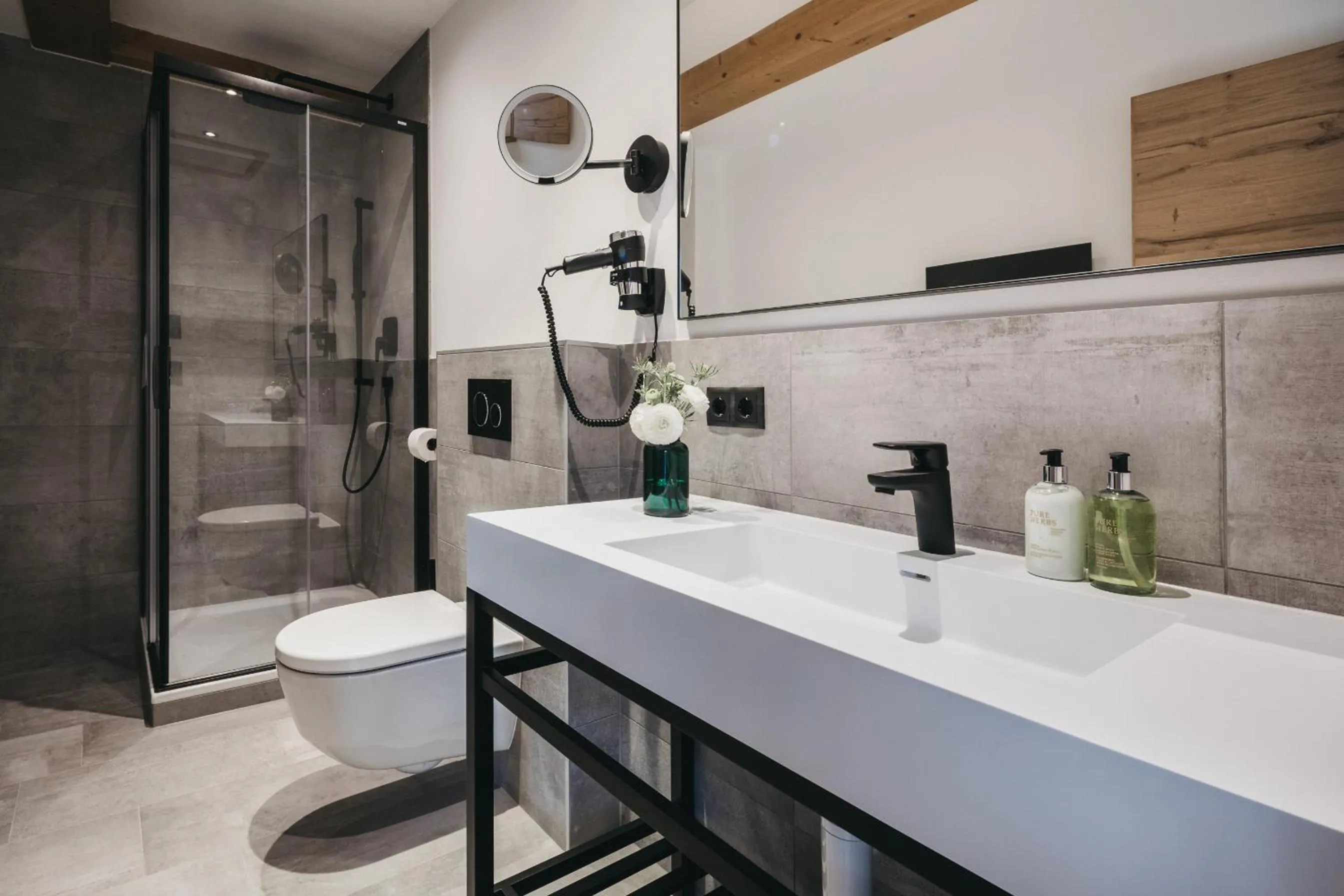 Shower in VAYA Seefeld