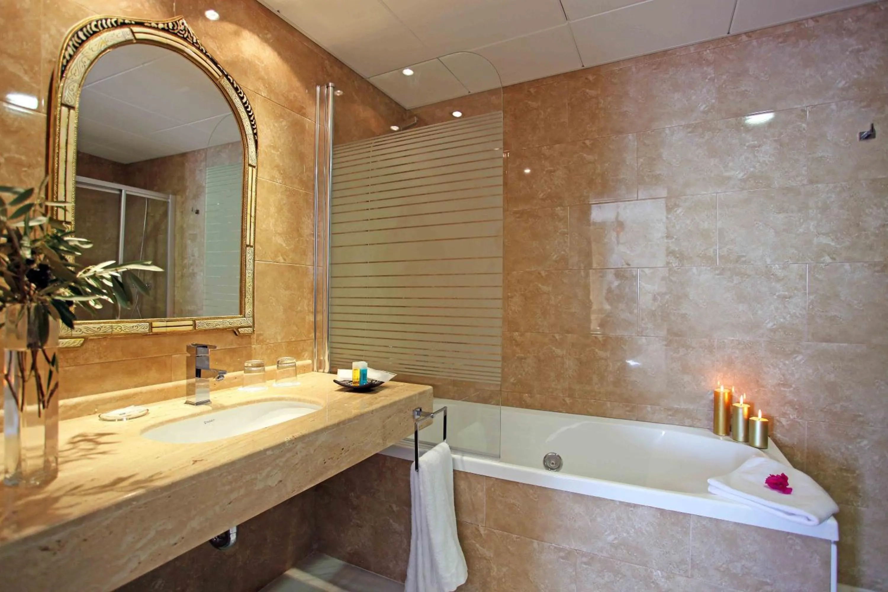 Bathroom in Hotel La Fonda