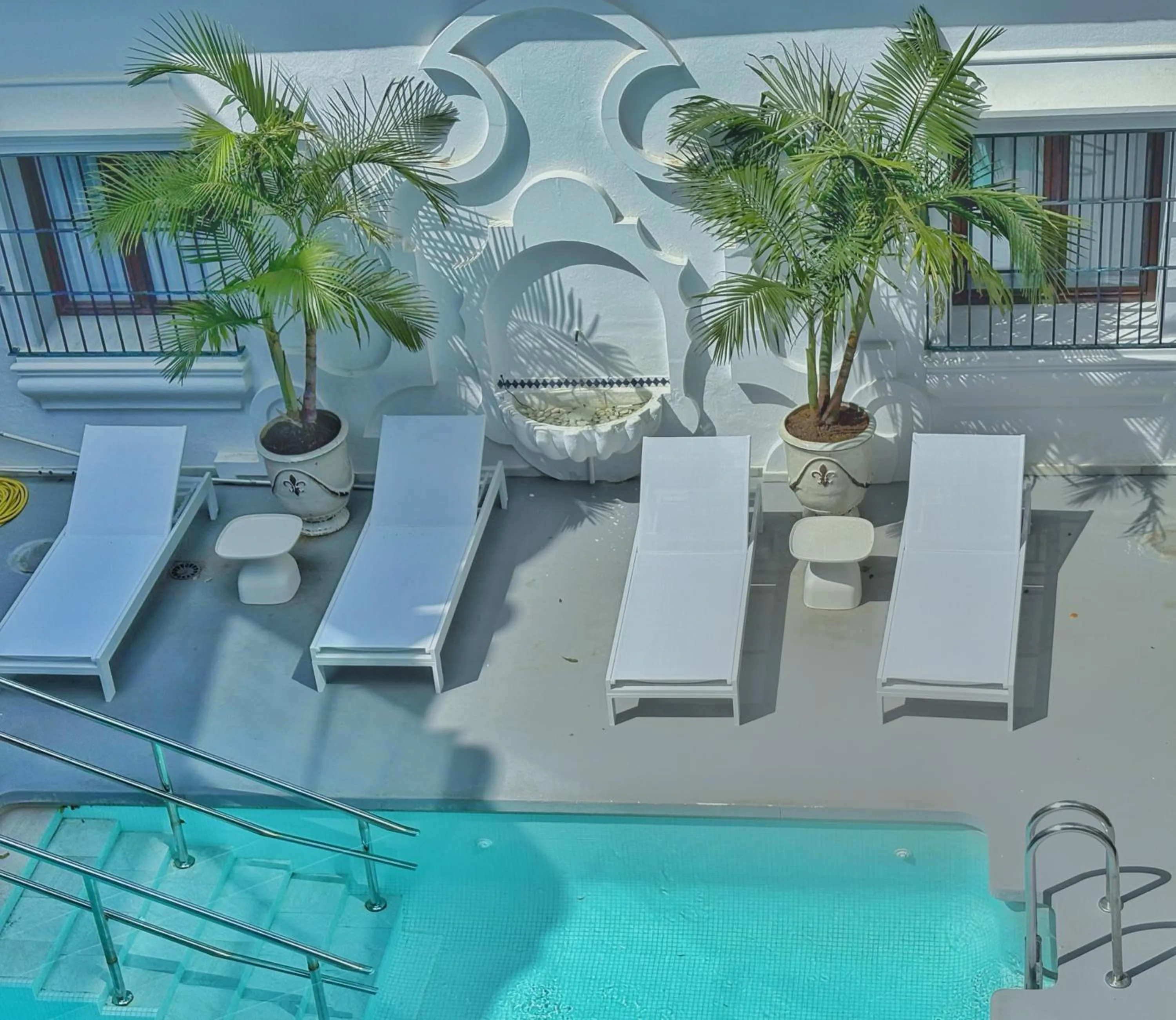 Swimming pool in Hotel La Fonda