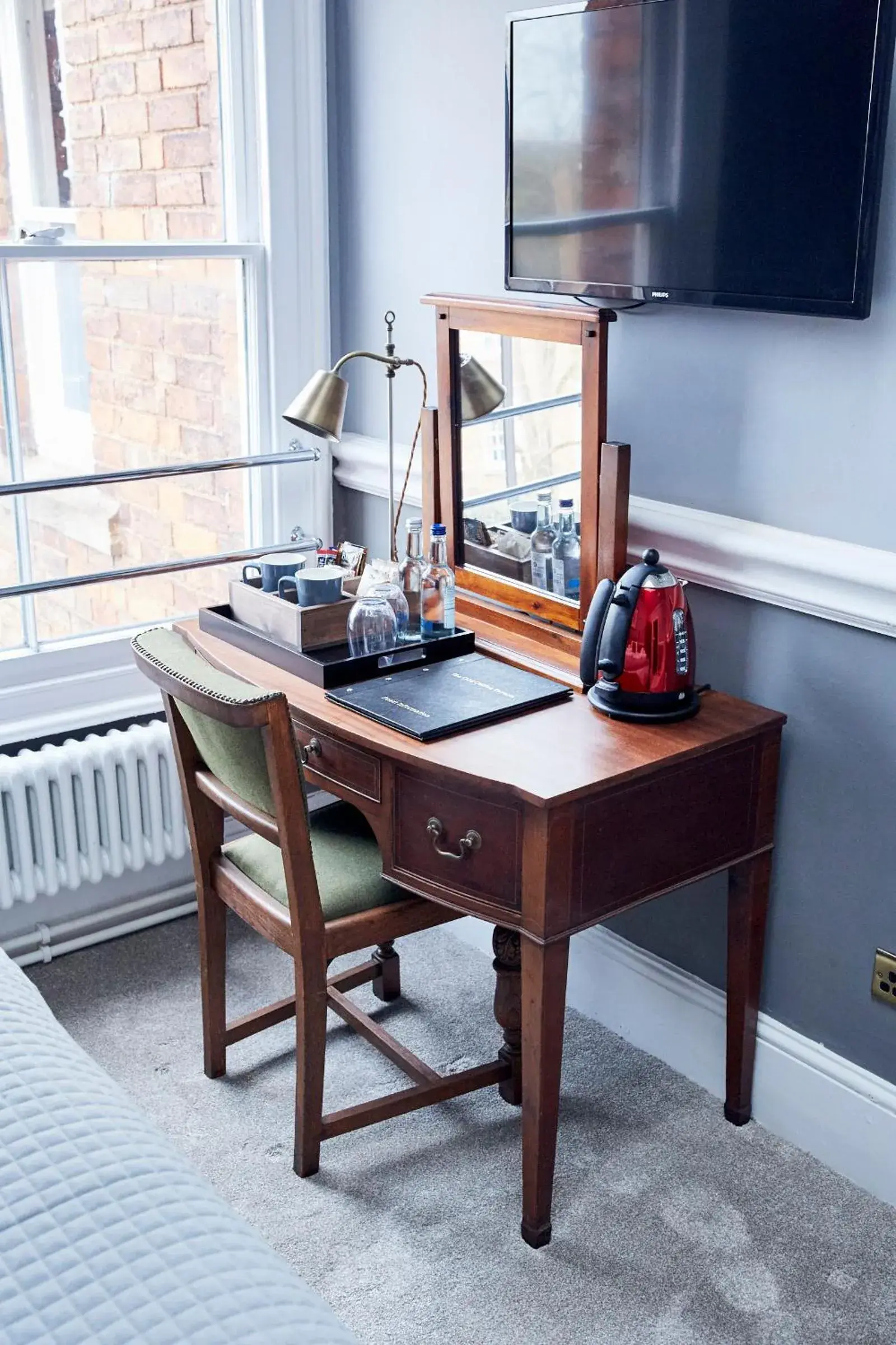 Coffee/tea facilities in The Old Coffee Tavern Coffee/tea facilities in The Old Coffee Tavern