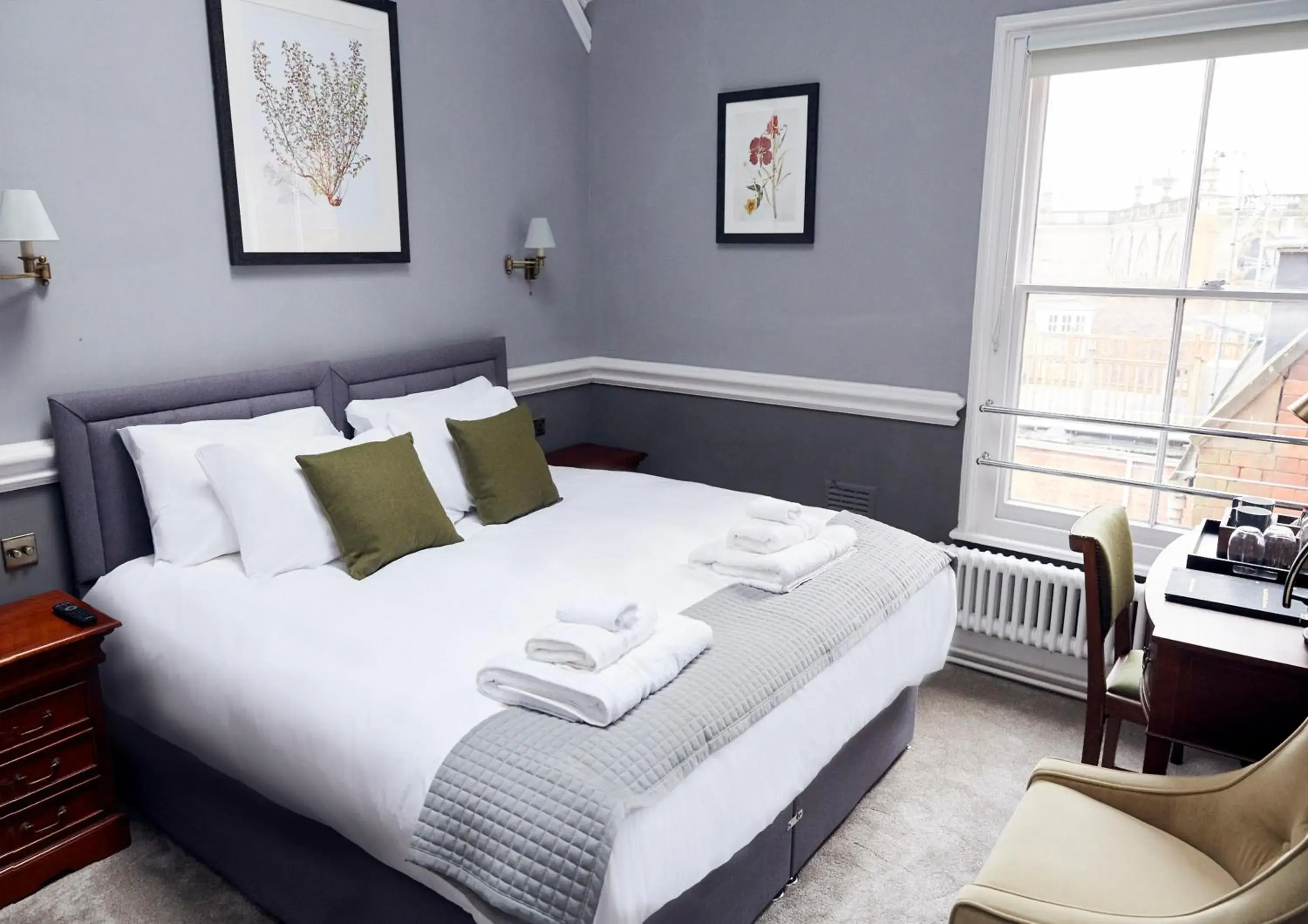 Bed in The Old Coffee Tavern Bed in The Old Coffee Tavern