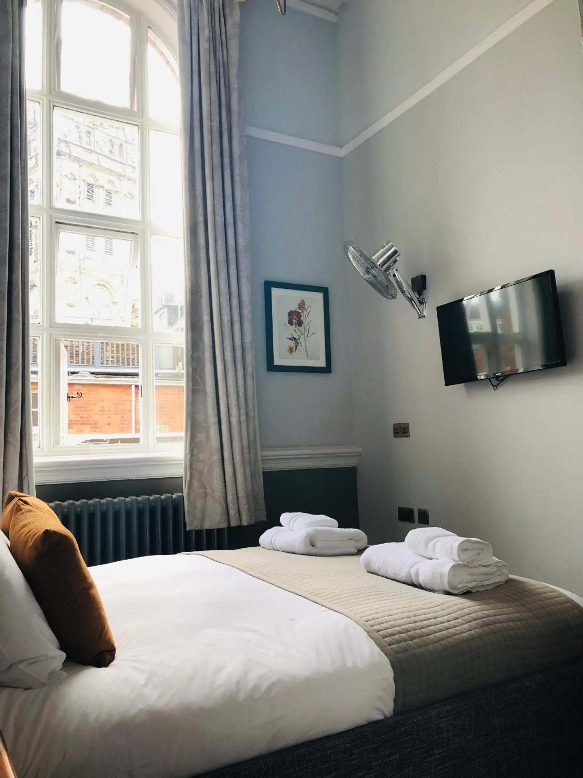 Bed in The Old Coffee Tavern Bed in The Old Coffee Tavern