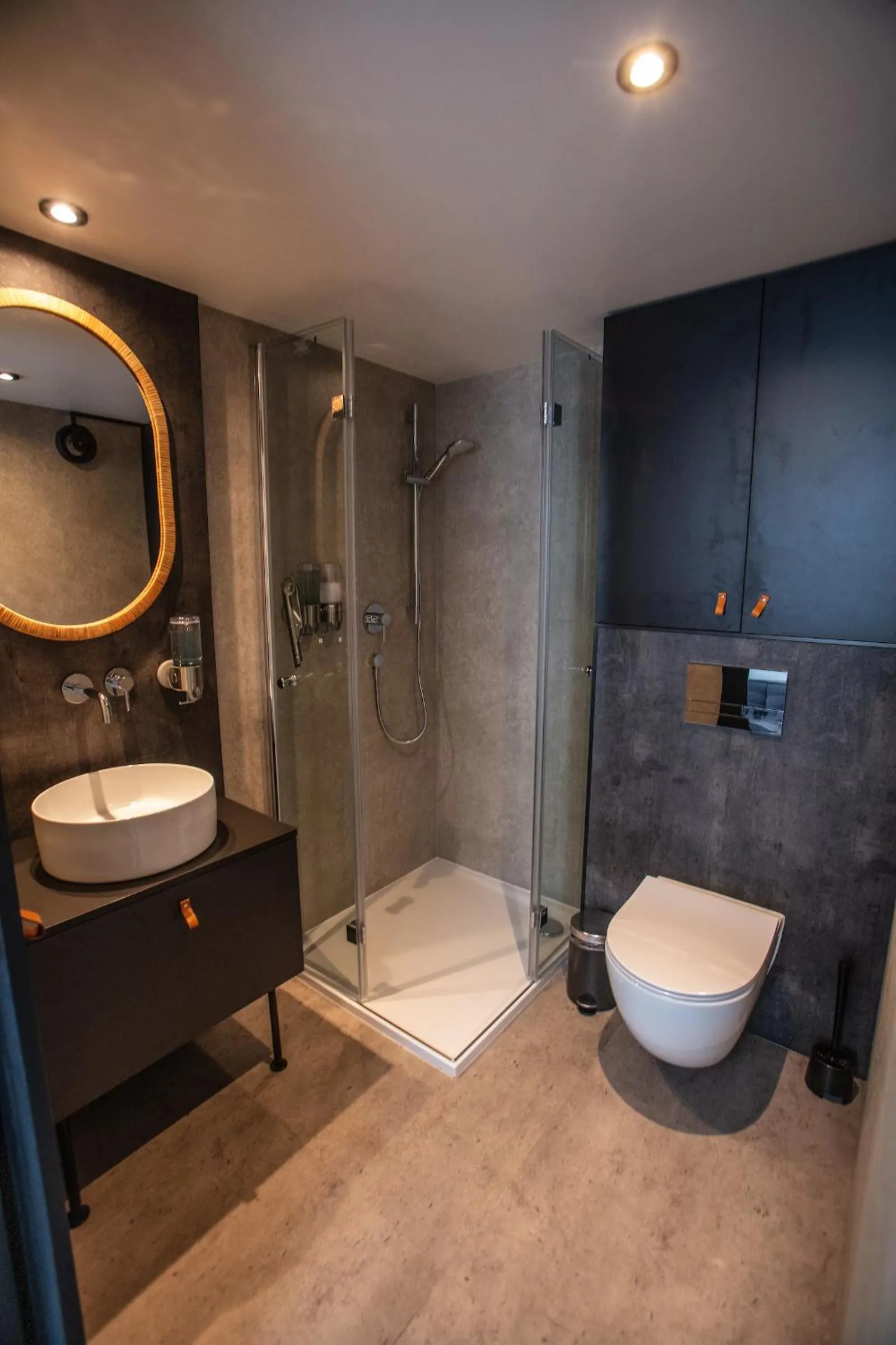 Shower in Reykjavik Domes