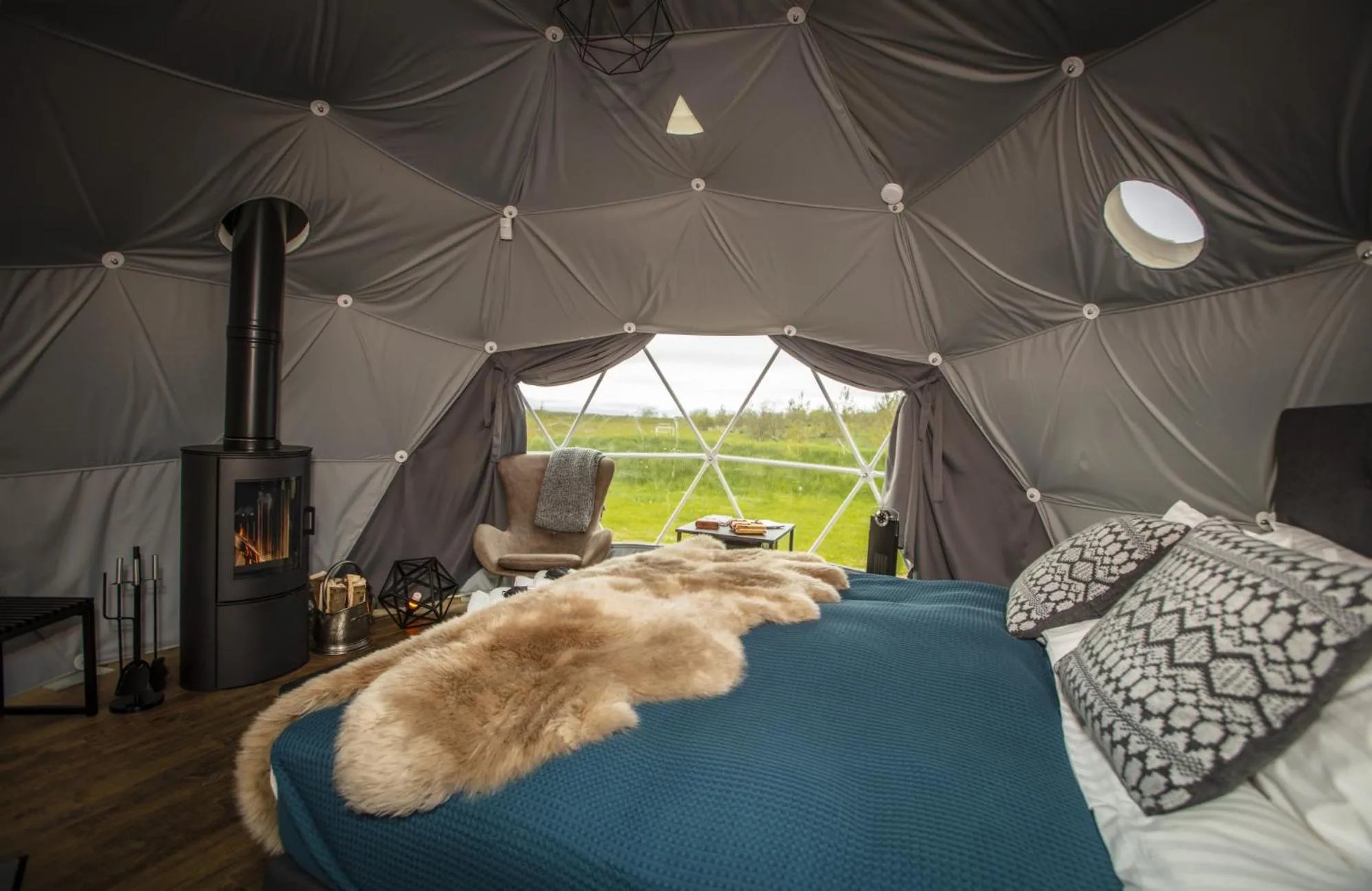 Photo of the whole room, Bed in Reykjavik Domes