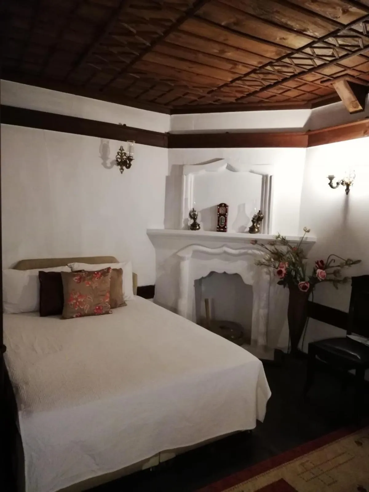 Bed in Turgut Reis Konak