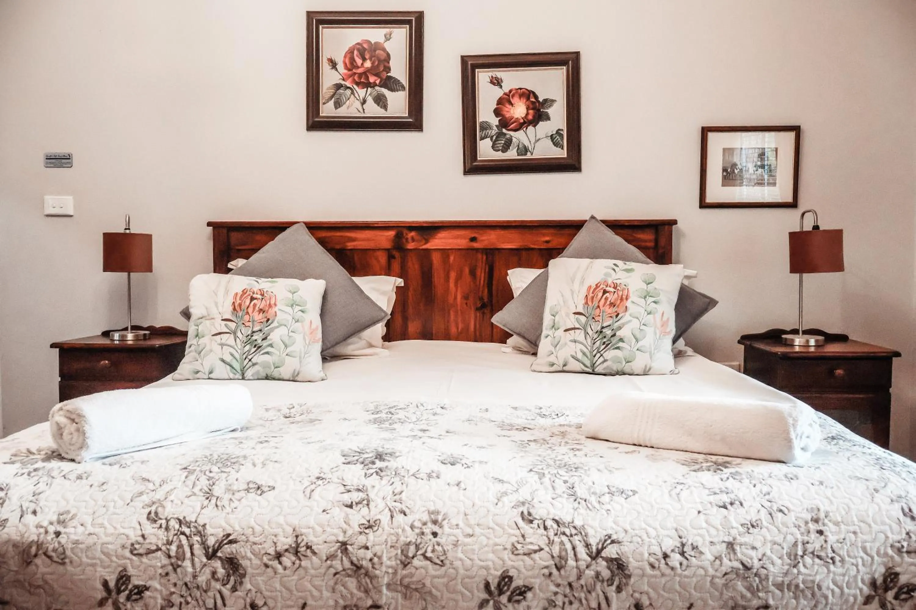 Bed in Gerald's Gift Guest House