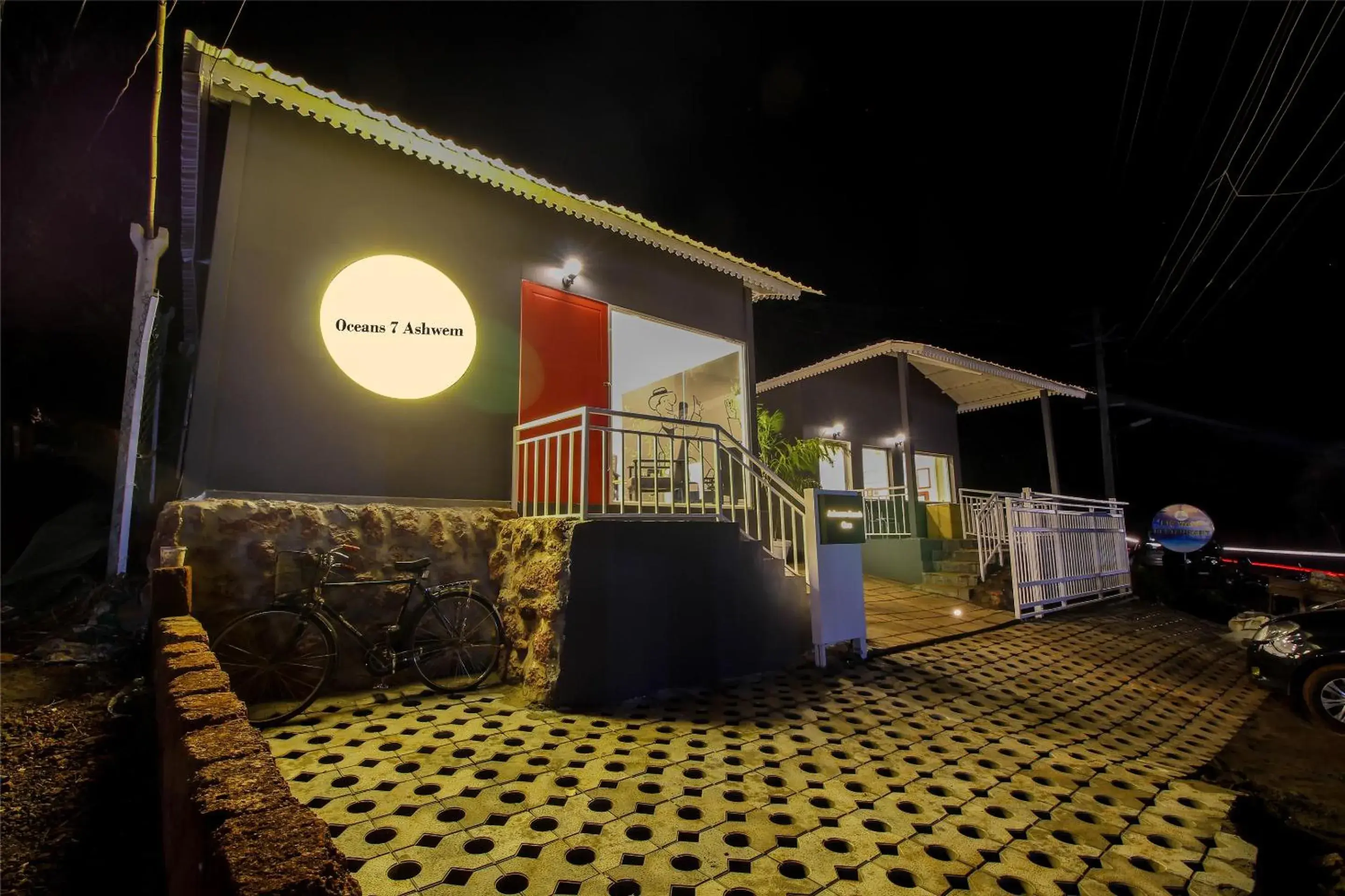 Facade/entrance in Oceans 7 Ashwem Facade/entrance in Oceans 7 Ashwem