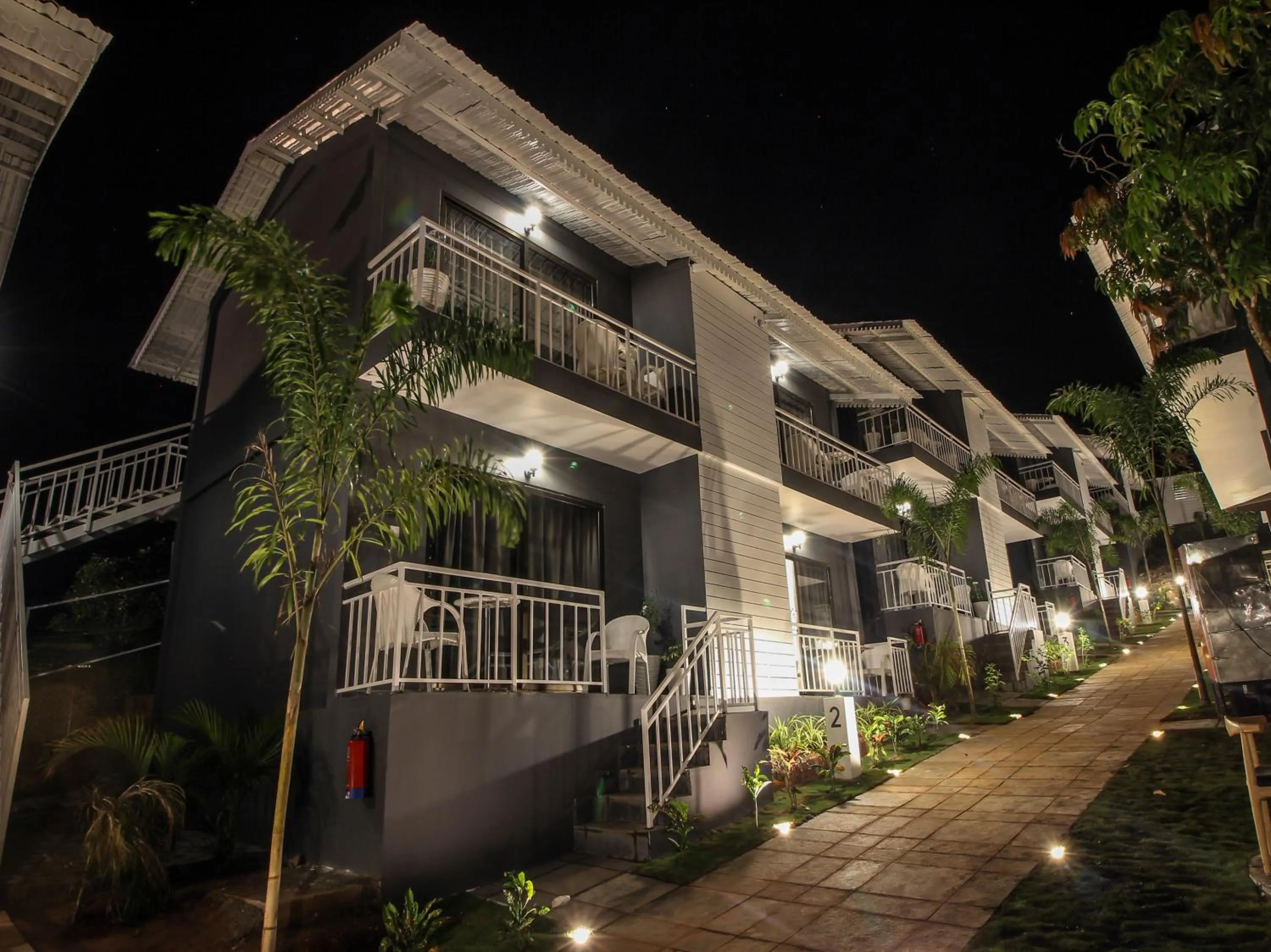 Facade/entrance in Oceans 7 Ashwem