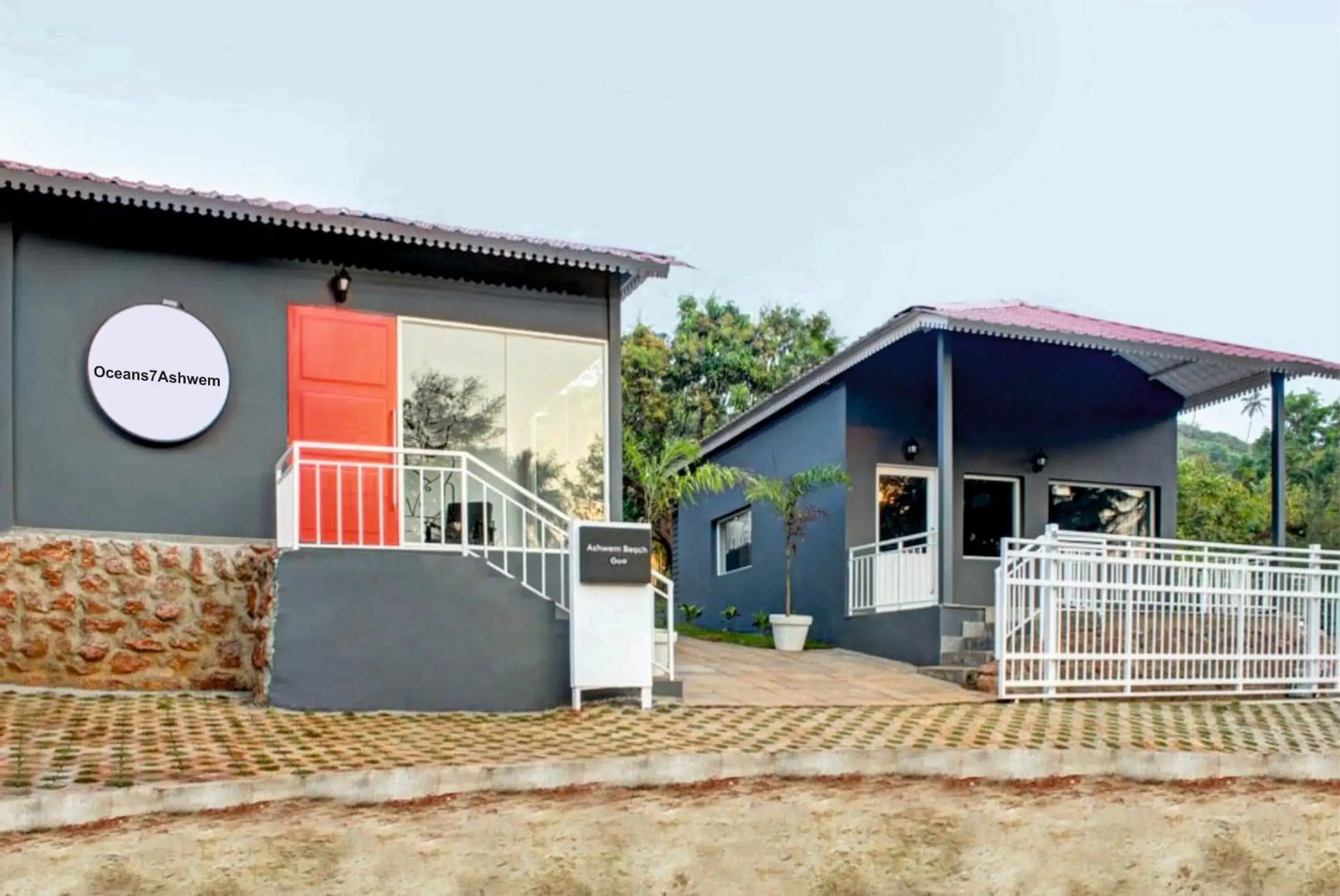 Facade/entrance in Oceans 7 Ashwem Facade/entrance in Oceans 7 Ashwem