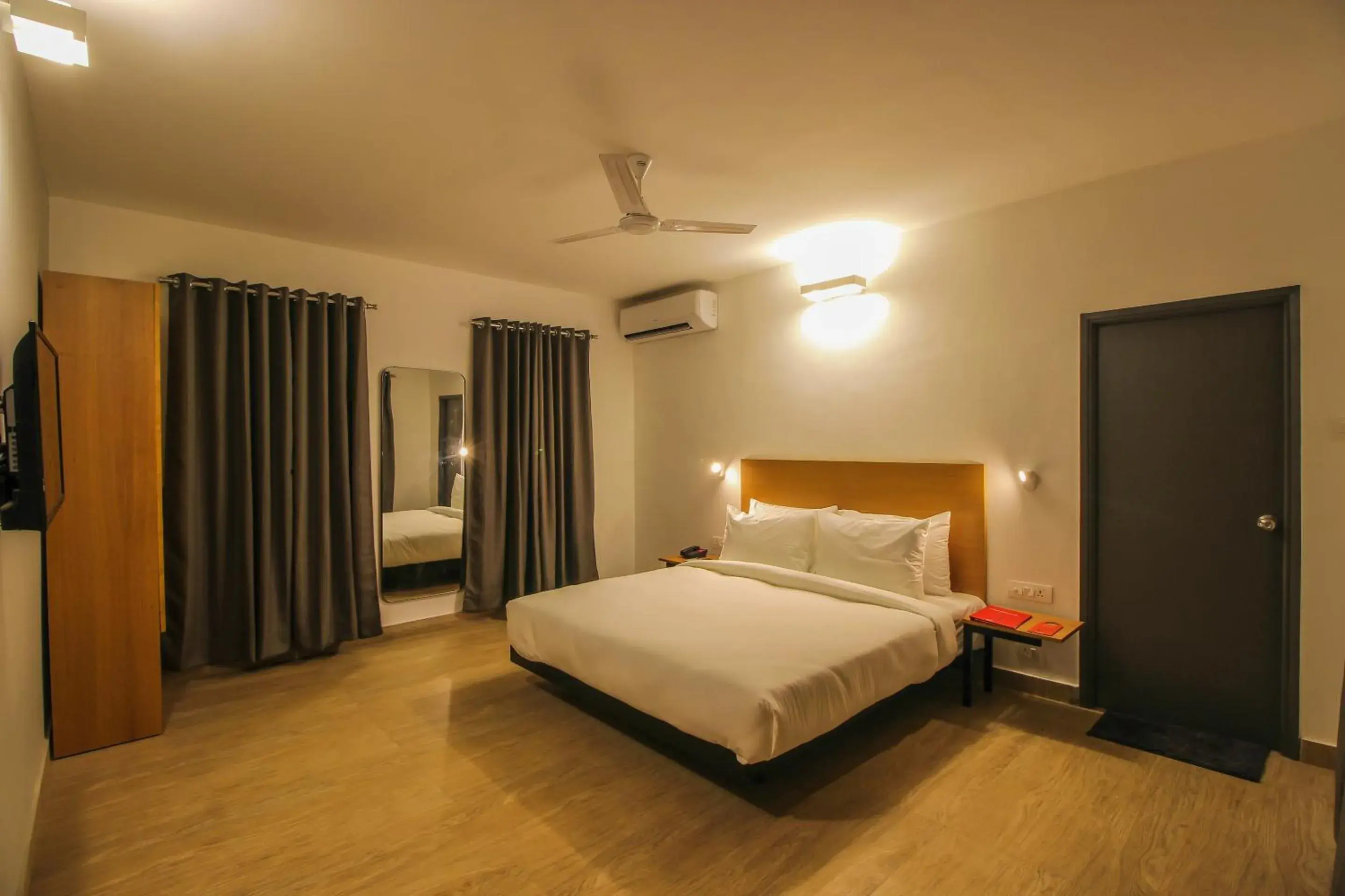 Bedroom, Bed in Oceans 7 Ashwem Bedroom, Bed in Oceans 7 Ashwem