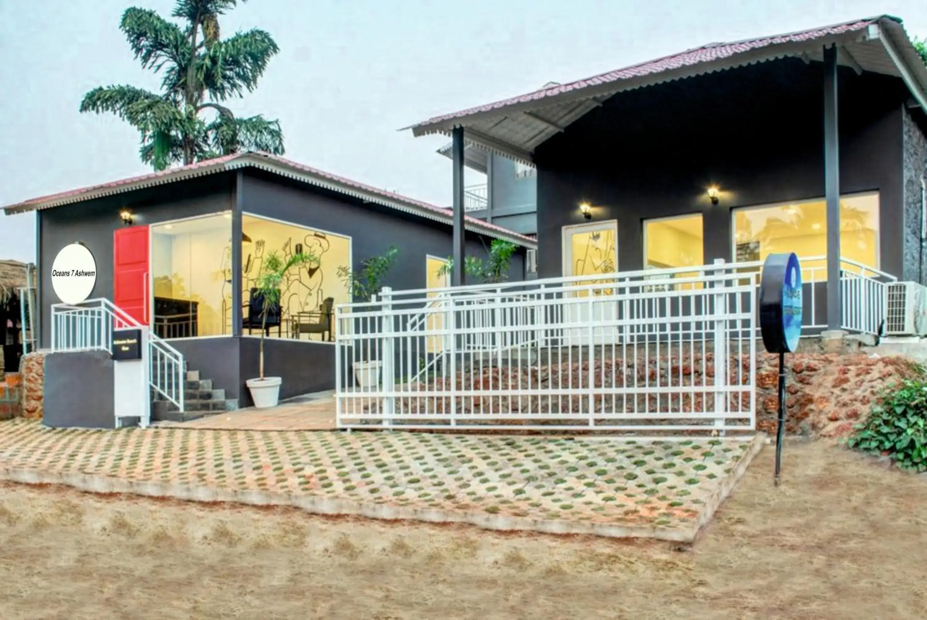 Facade/entrance in Oceans 7 Ashwem Facade/entrance in Oceans 7 Ashwem