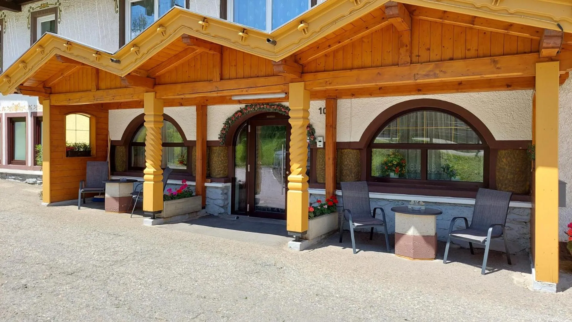 Property building in Hotel Pension Oswald