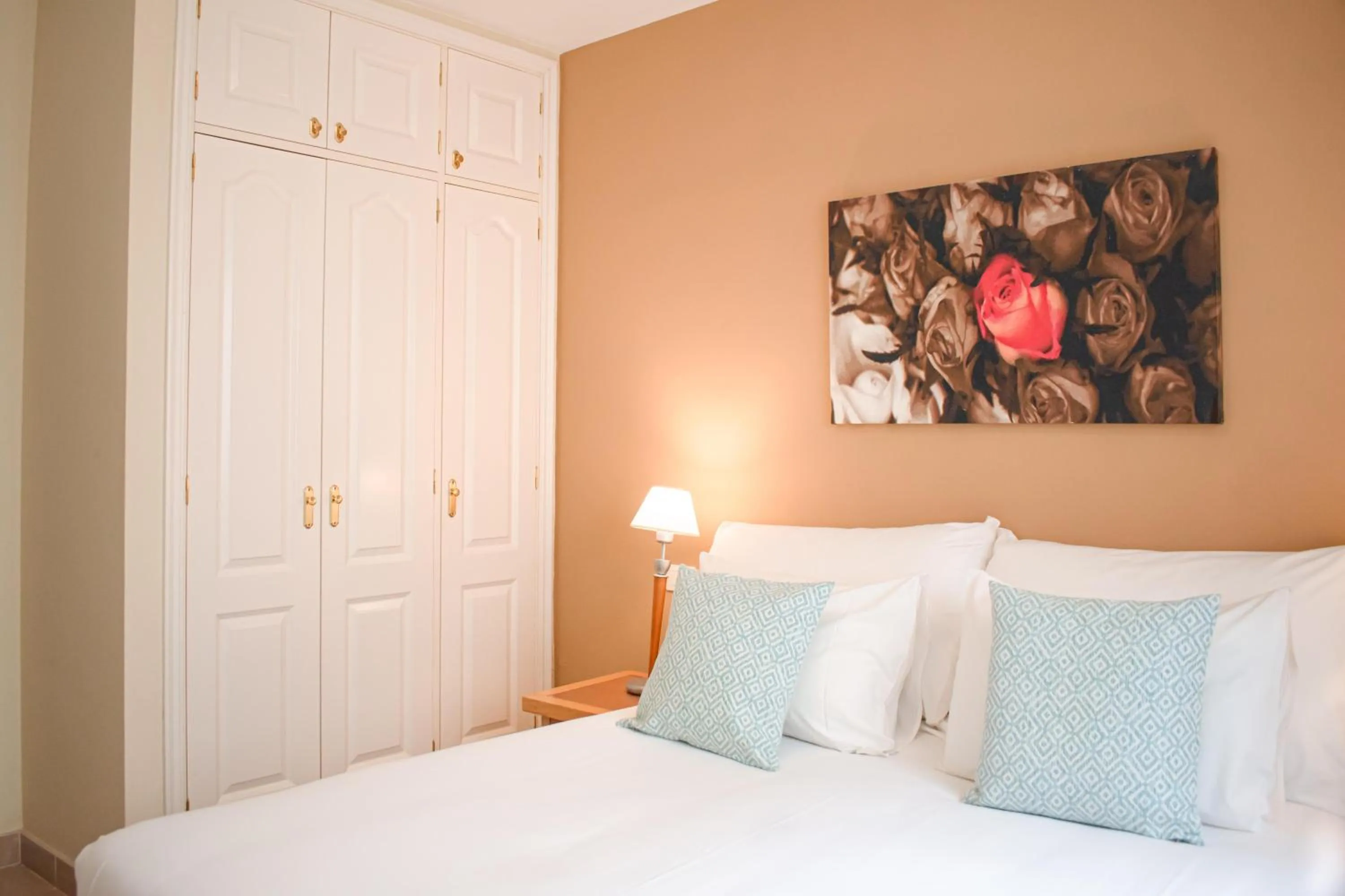 Photo of the whole room, Bed in Coral Los Silos - Your Natural Accommodation Choice