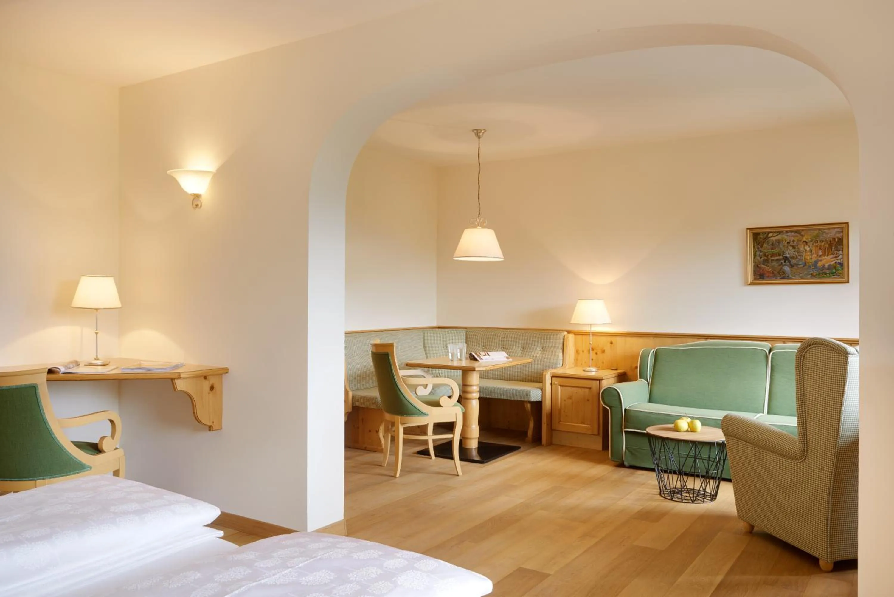 Living room, Bed in Royal Hotel Hinterhuber