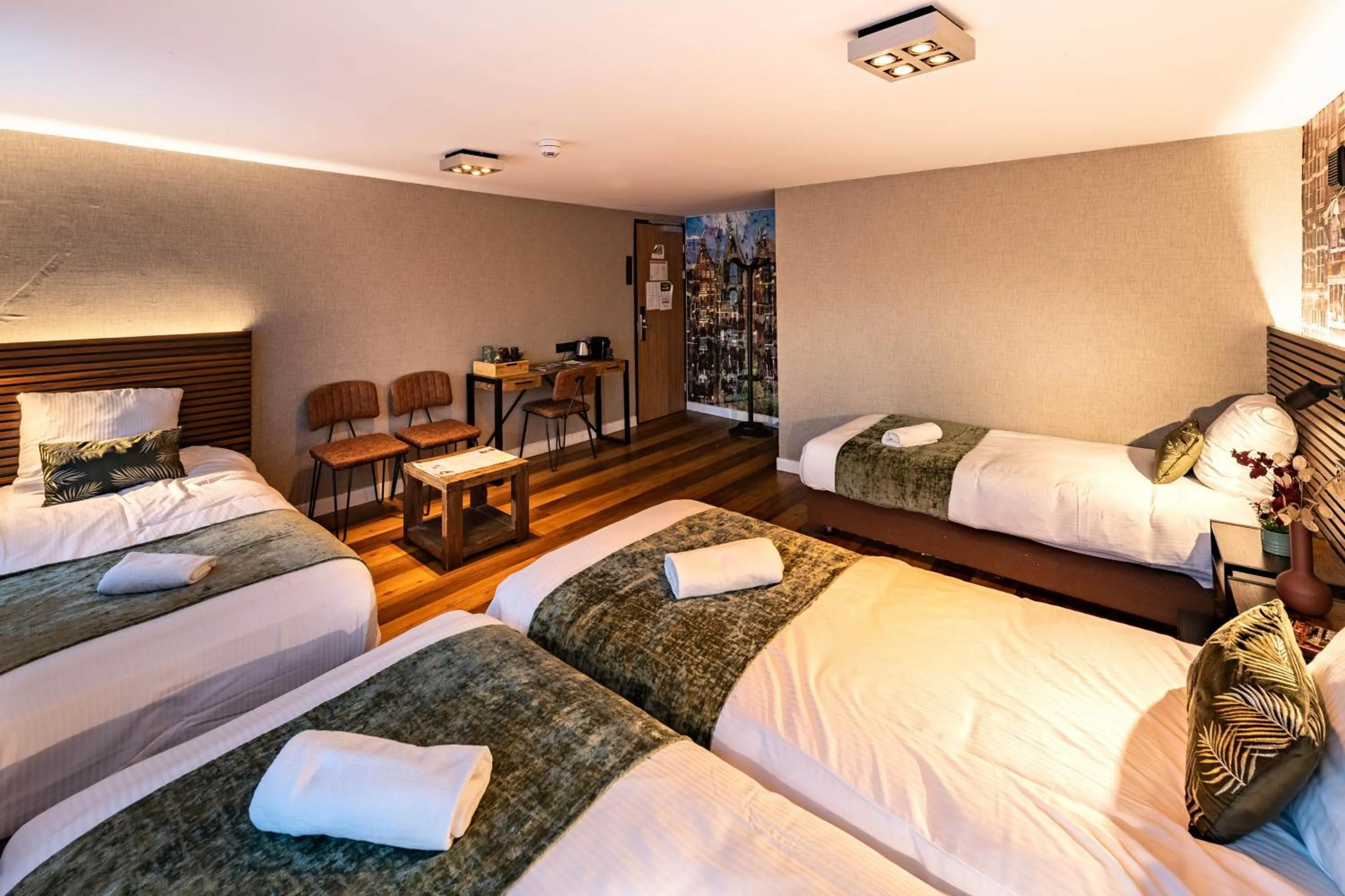 Bed in Historic Centre Hotel