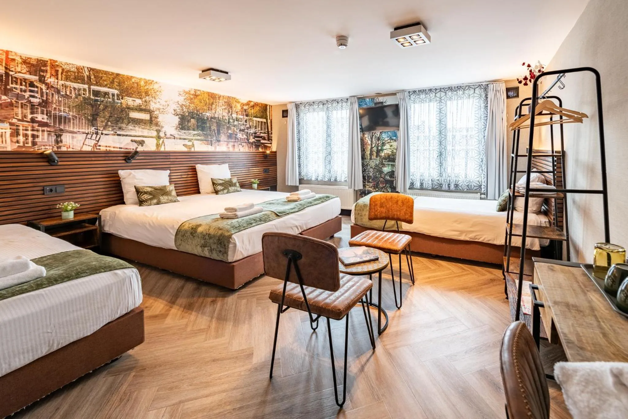 Bed in Historic Centre Hotel