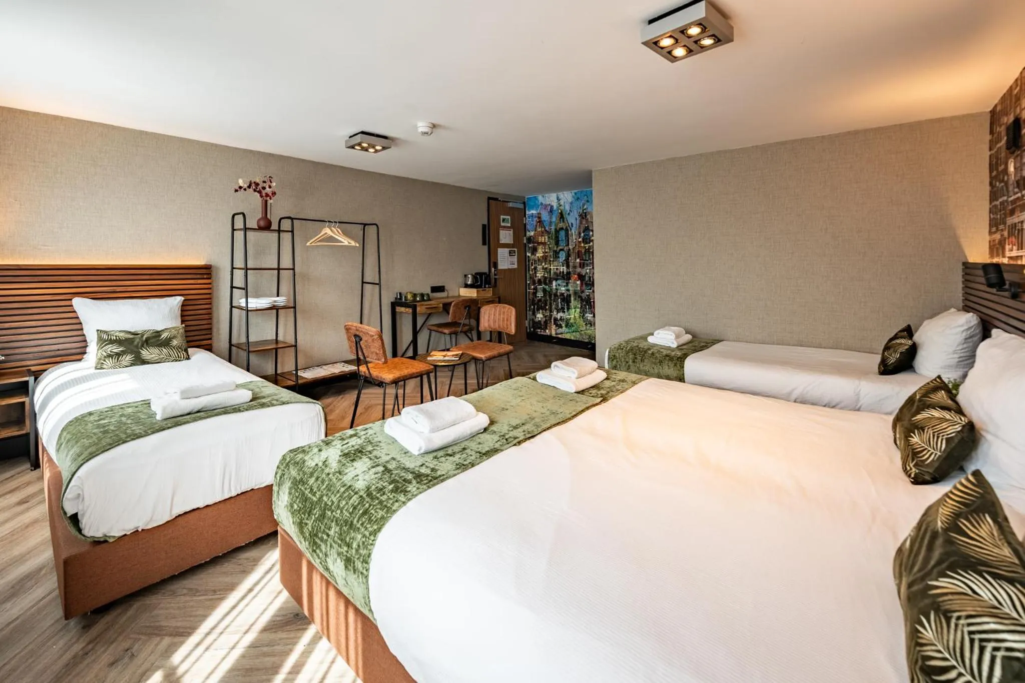 Bed in Historic Centre Hotel