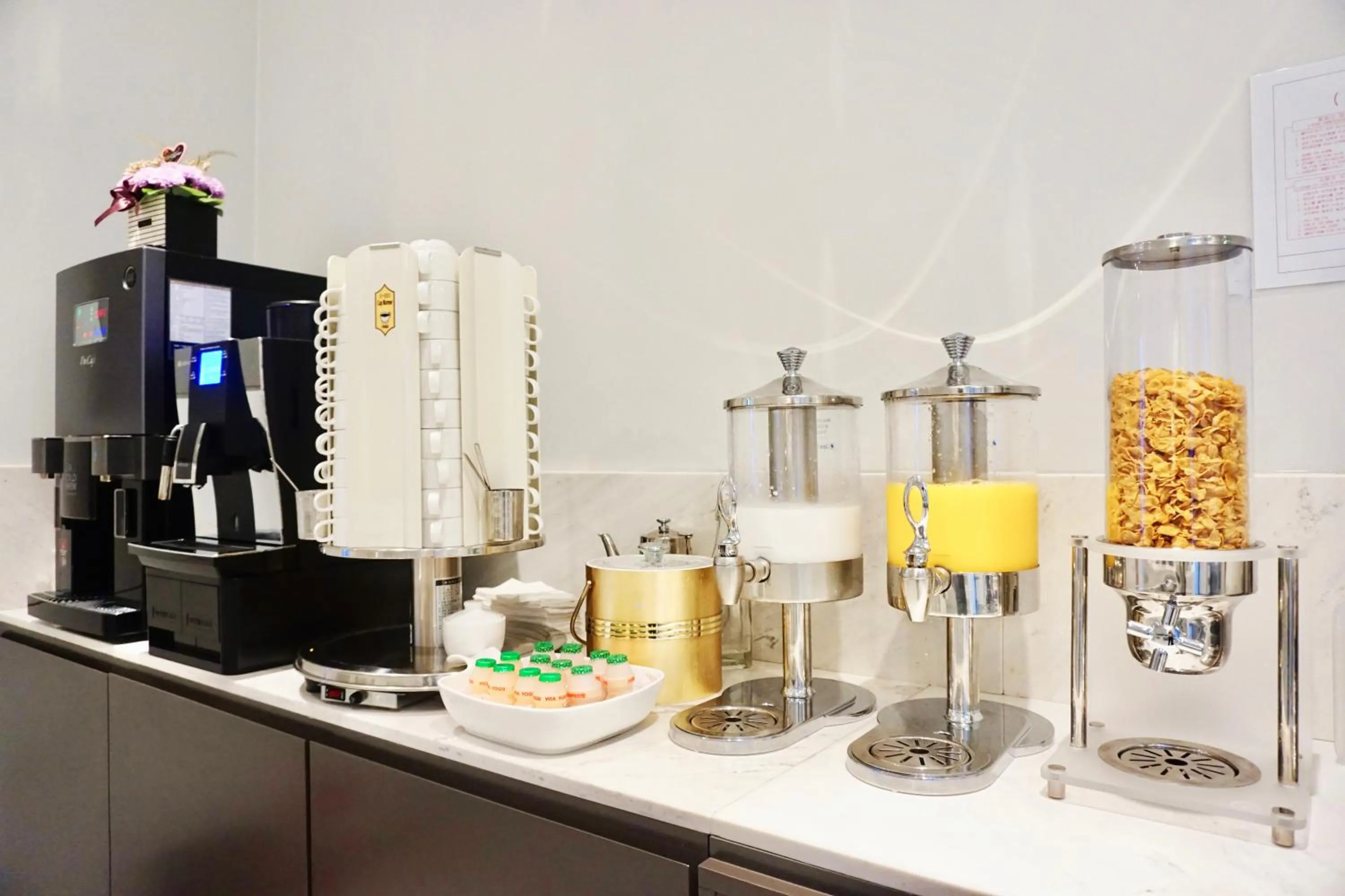 Nampo Hound Hotel Premier