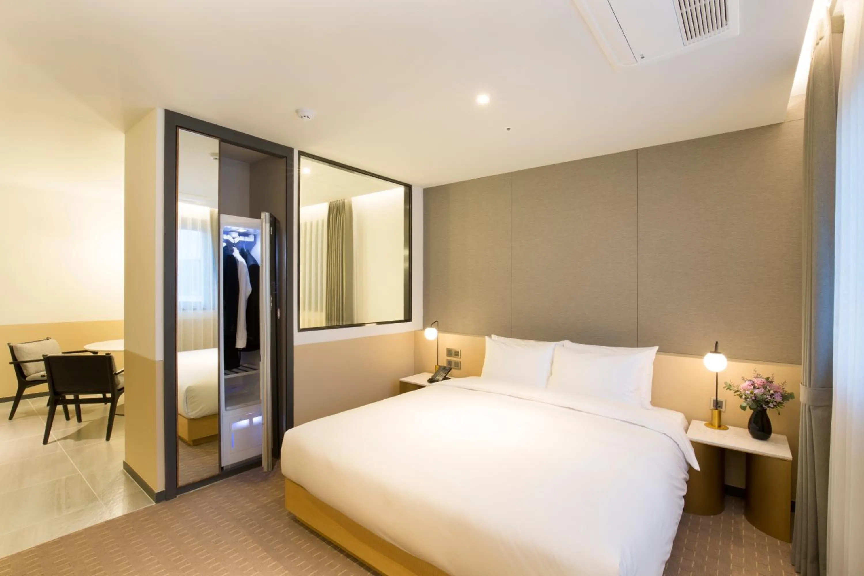 Bed in Nampo Hound Hotel Premier