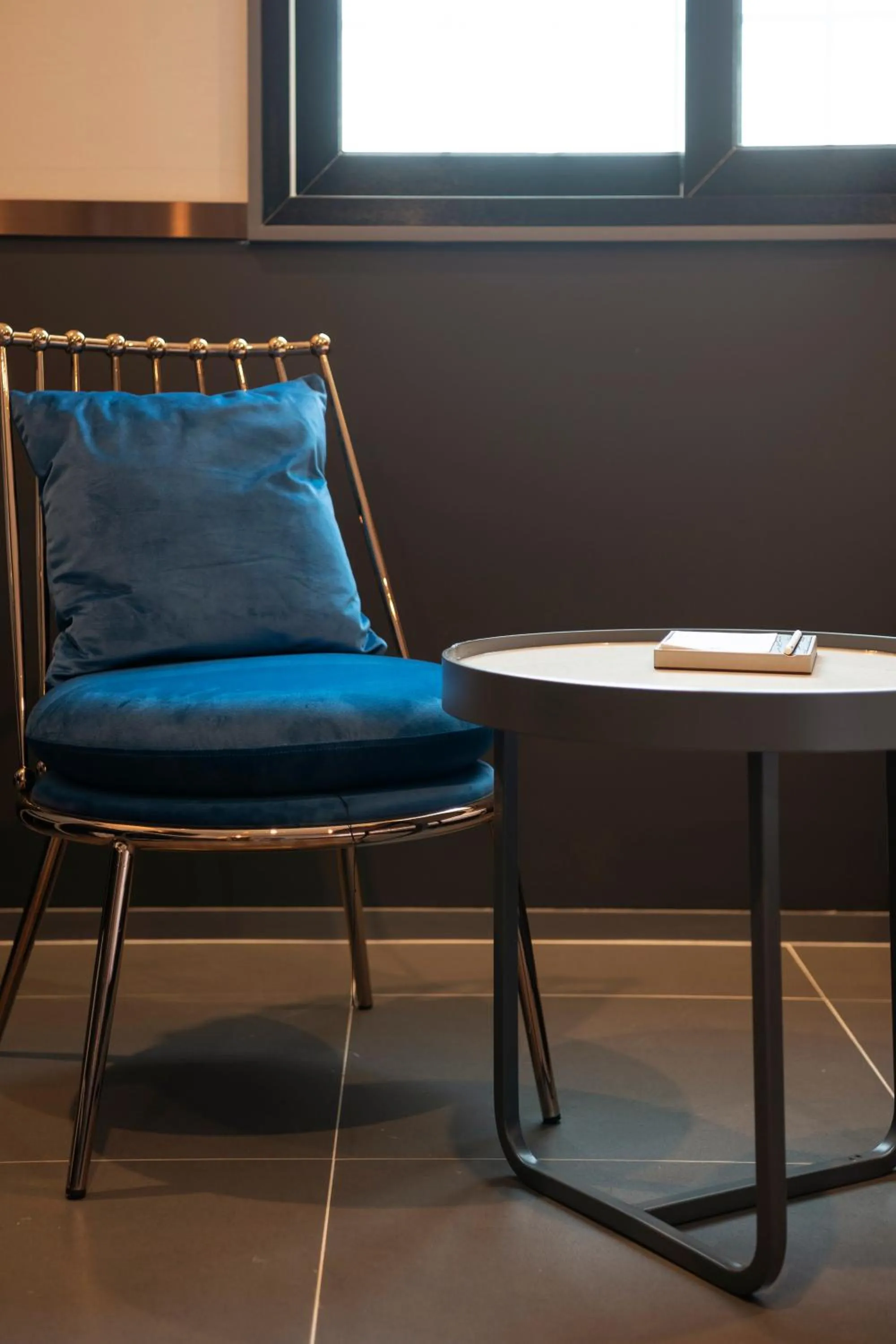 Brown-Dot Hotel Gupo