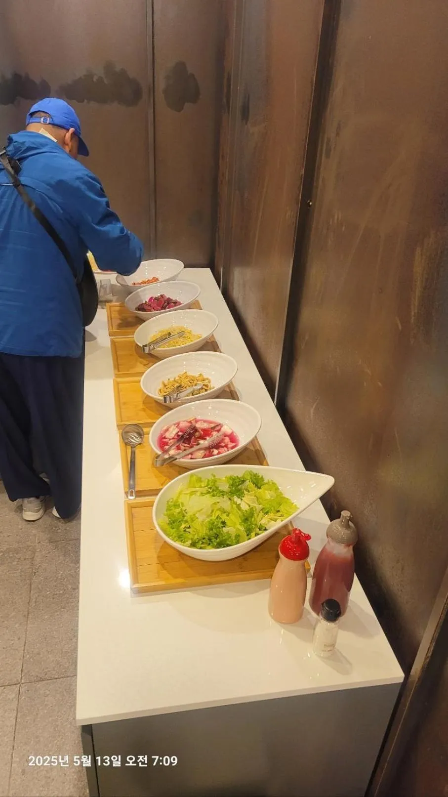 Brown-Dot Hotel Gupo