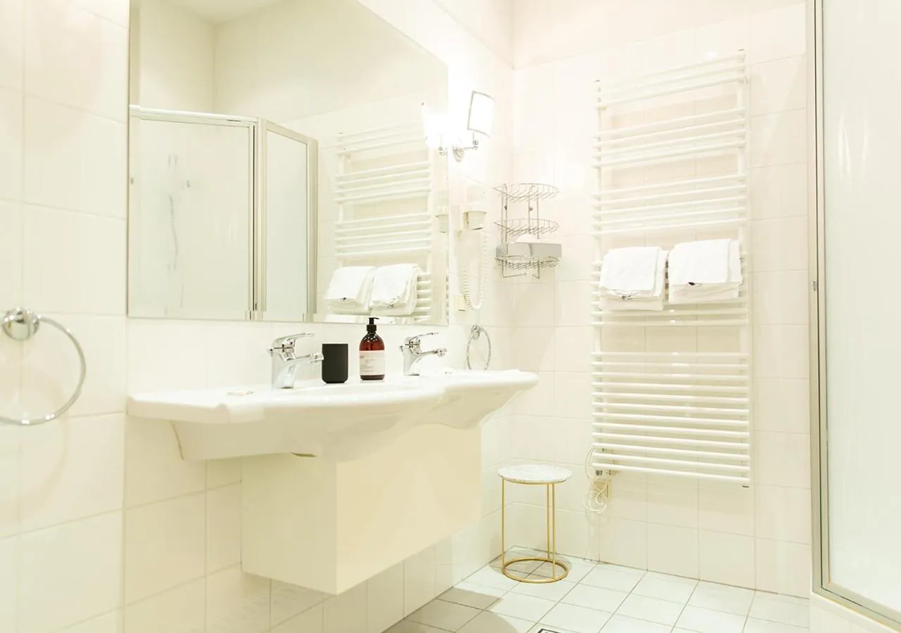 Shower in Villa Bulfon