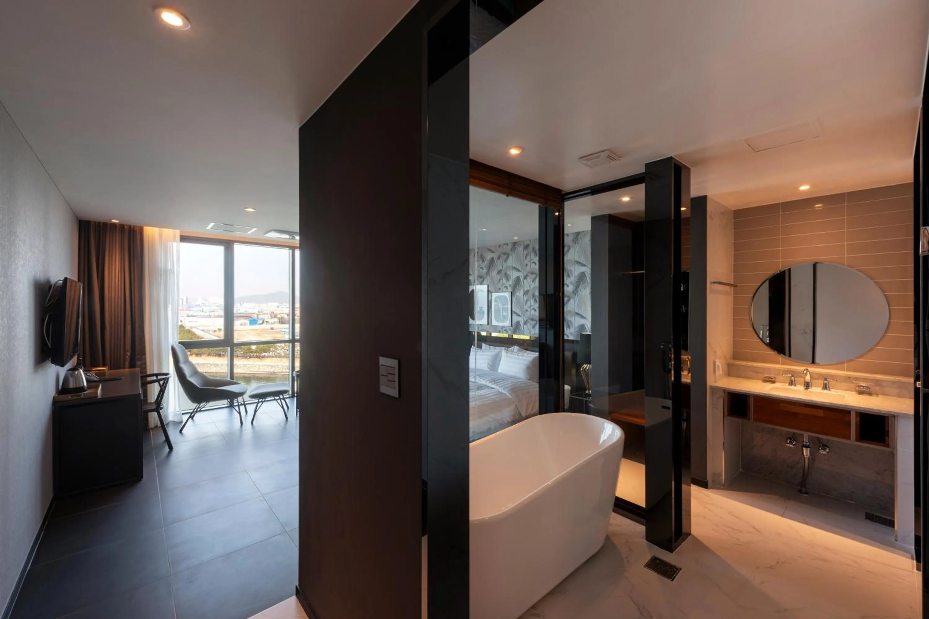 Bed in Brown-Dot Hotel Shinho