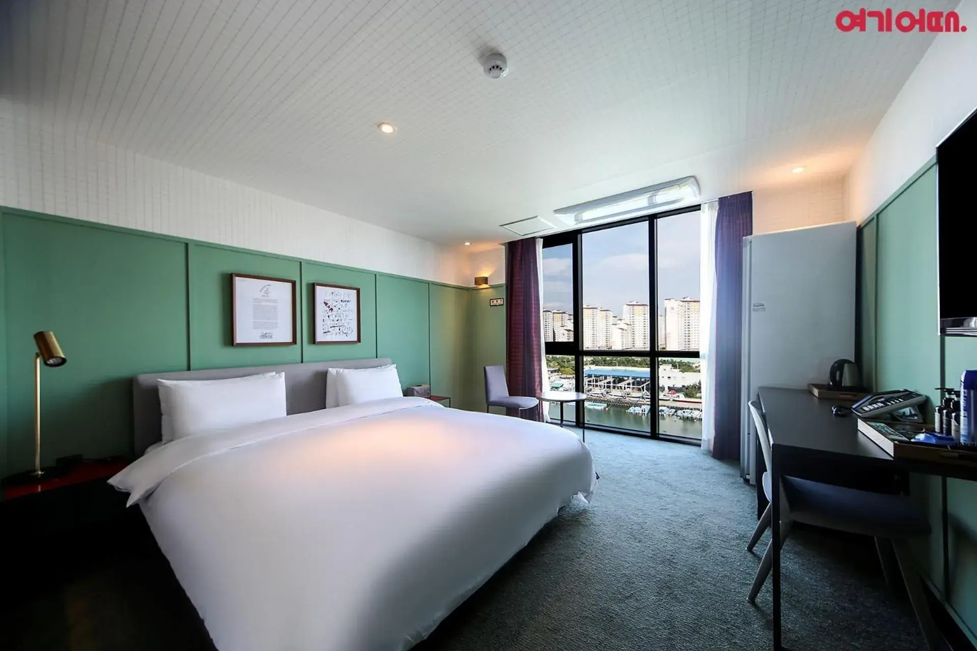 Bed in Brown-Dot Hotel Shinho Bed in Brown-Dot Hotel Shinho