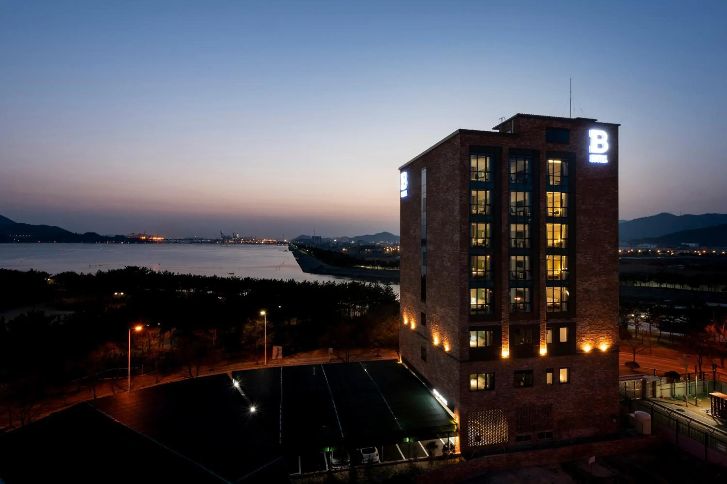 Street view in Brown-Dot Hotel Shinho Street view in Brown-Dot Hotel Shinho