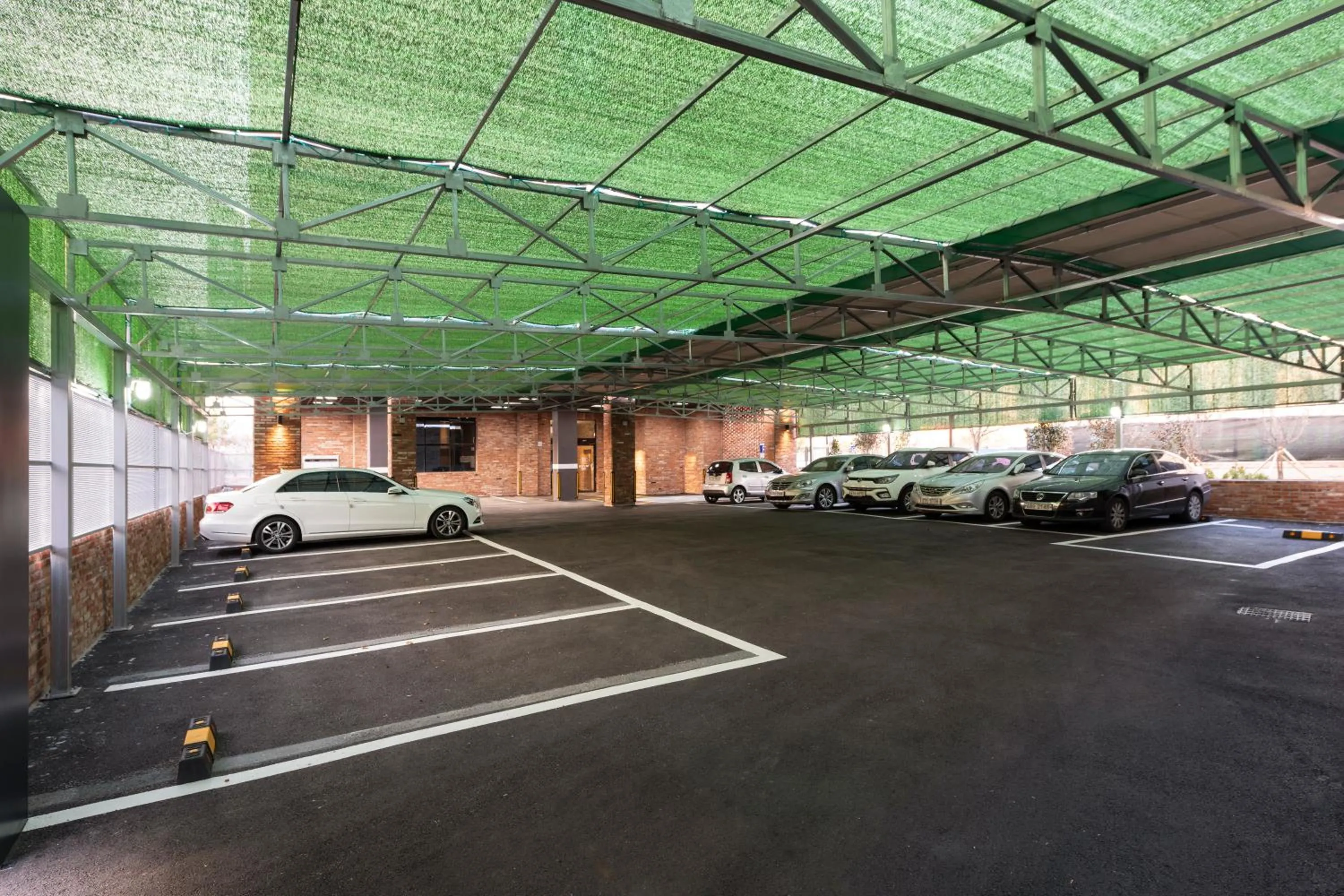 Property building in Brown-Dot Hotel Shinho