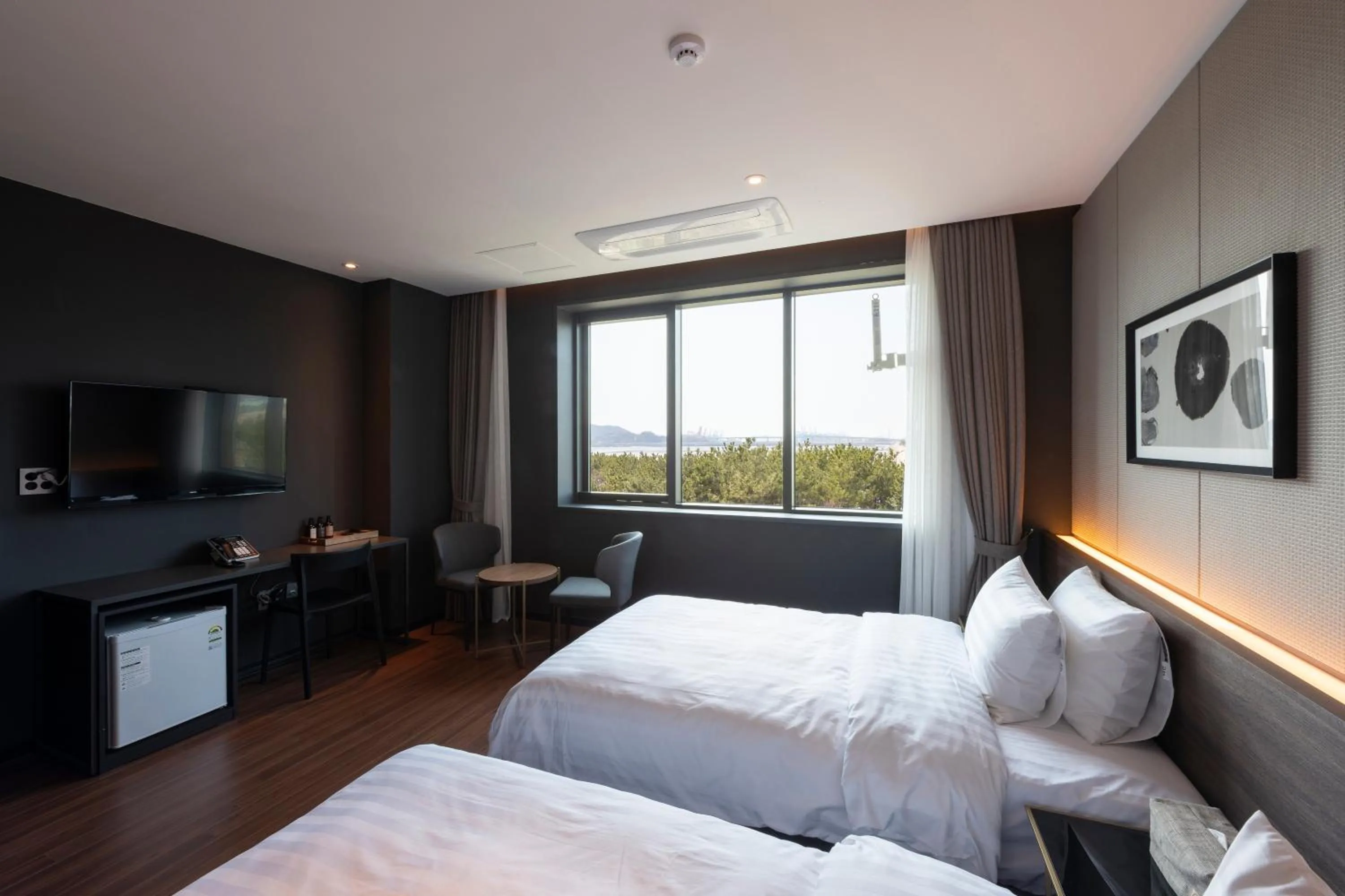 Bed in Brown-Dot Hotel Shinho