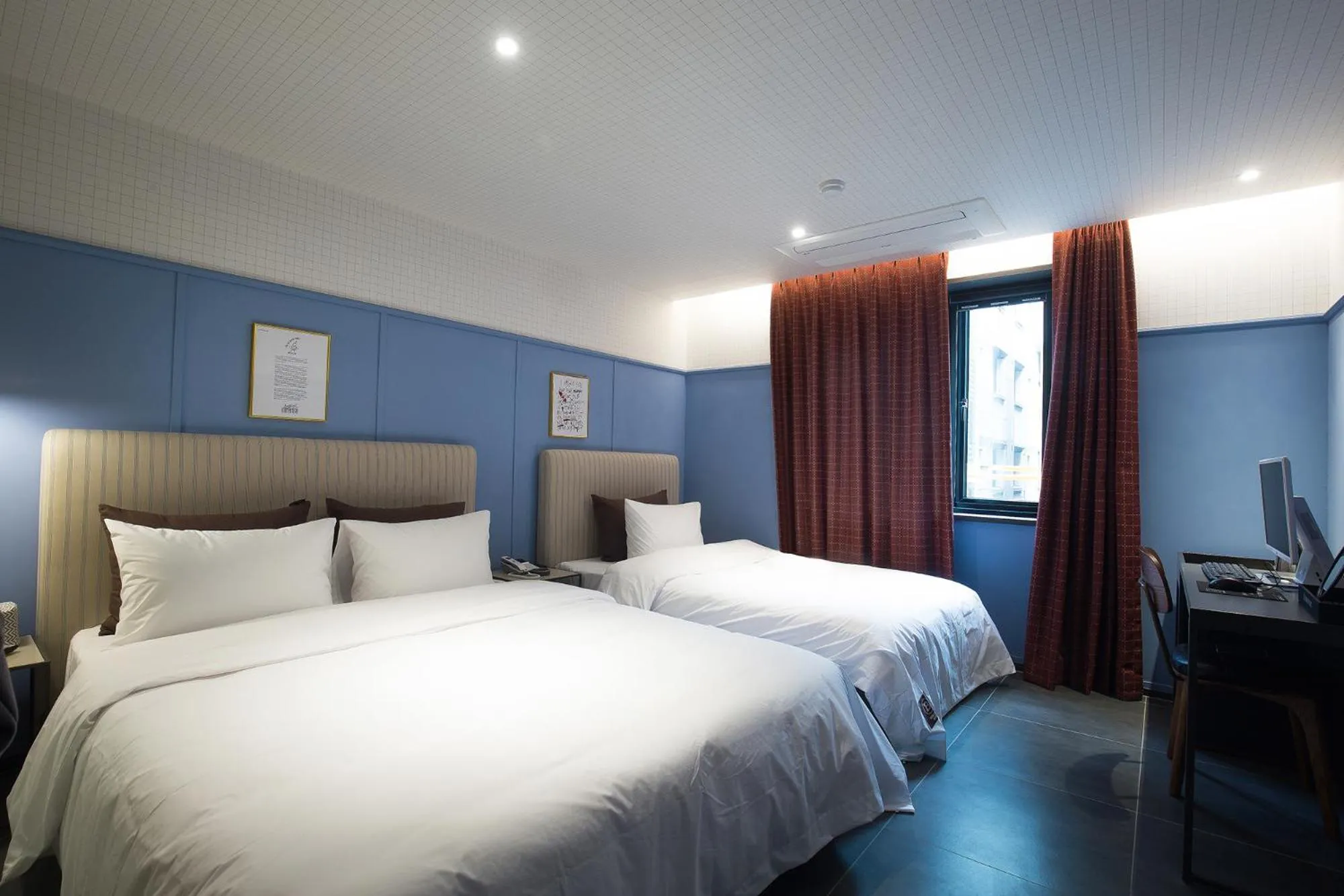 Bedroom, Bed in Brown-Dot Hotel Choeup