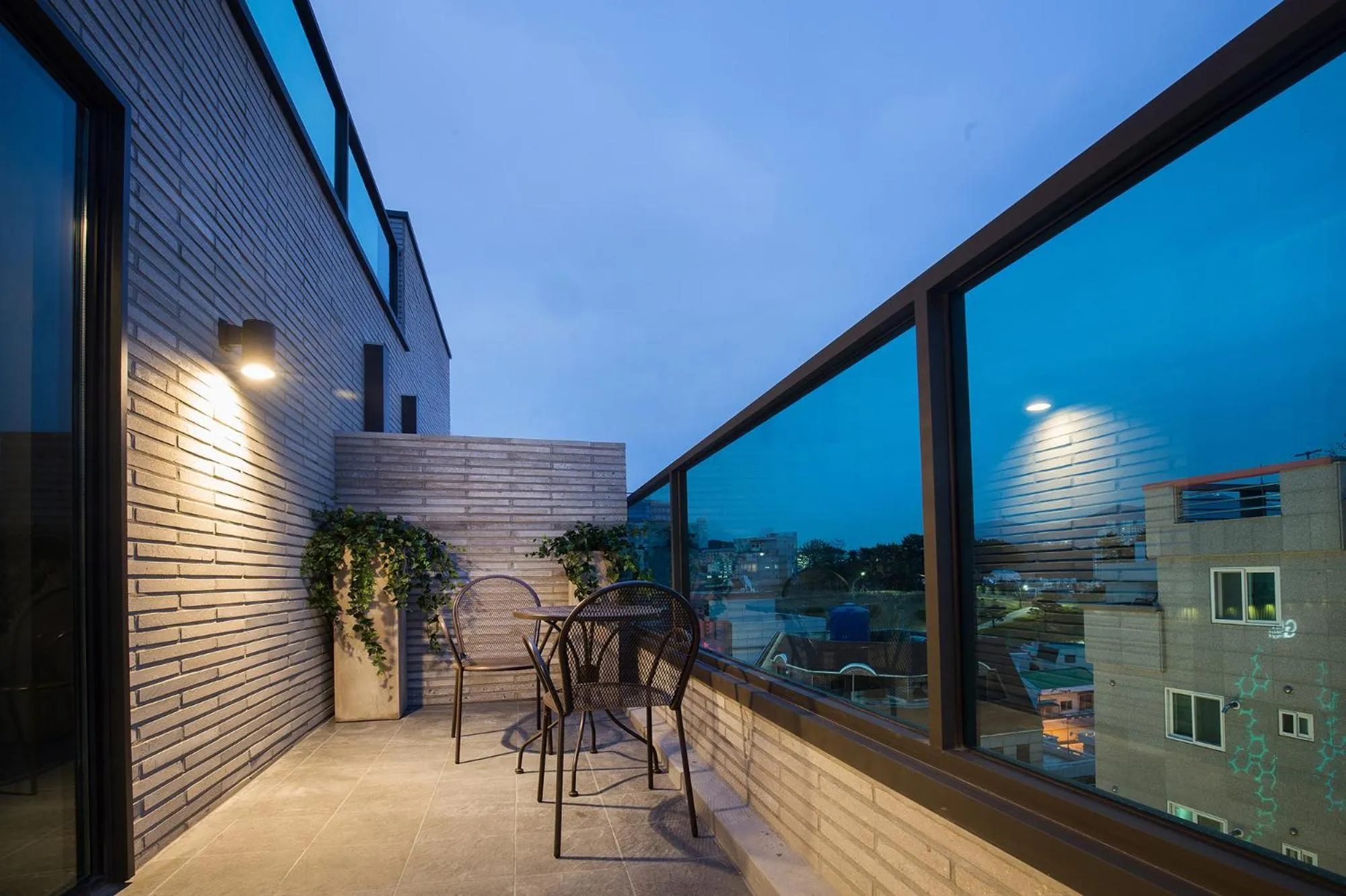 Balcony/Terrace in Brown-Dot Hotel Choeup