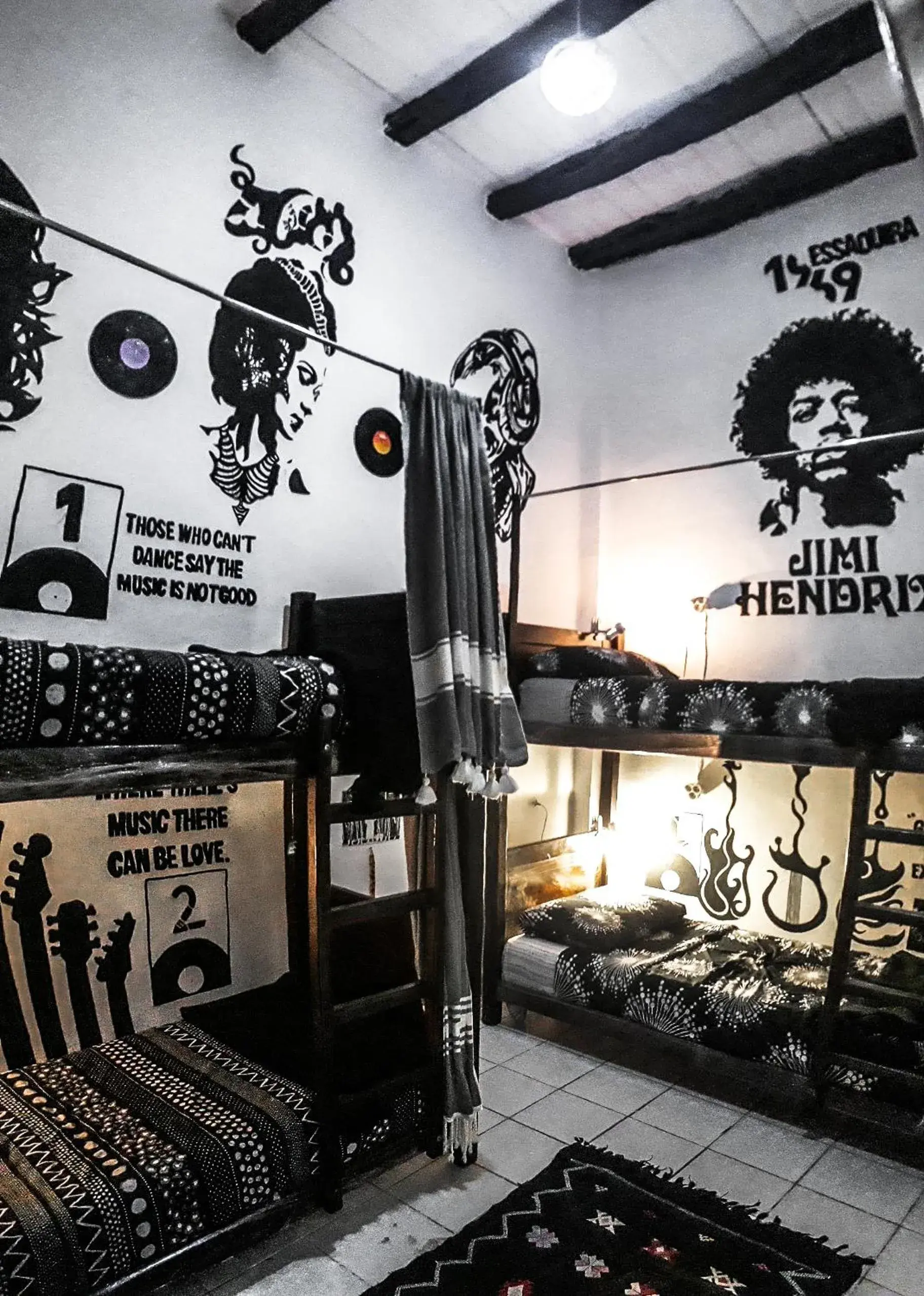 Bed in 4-Bed Mixed Dormitory Room in The Chill Art Hostel Bed in 4-Bed Mixed Dormitory Room in The Chill Art Hostel